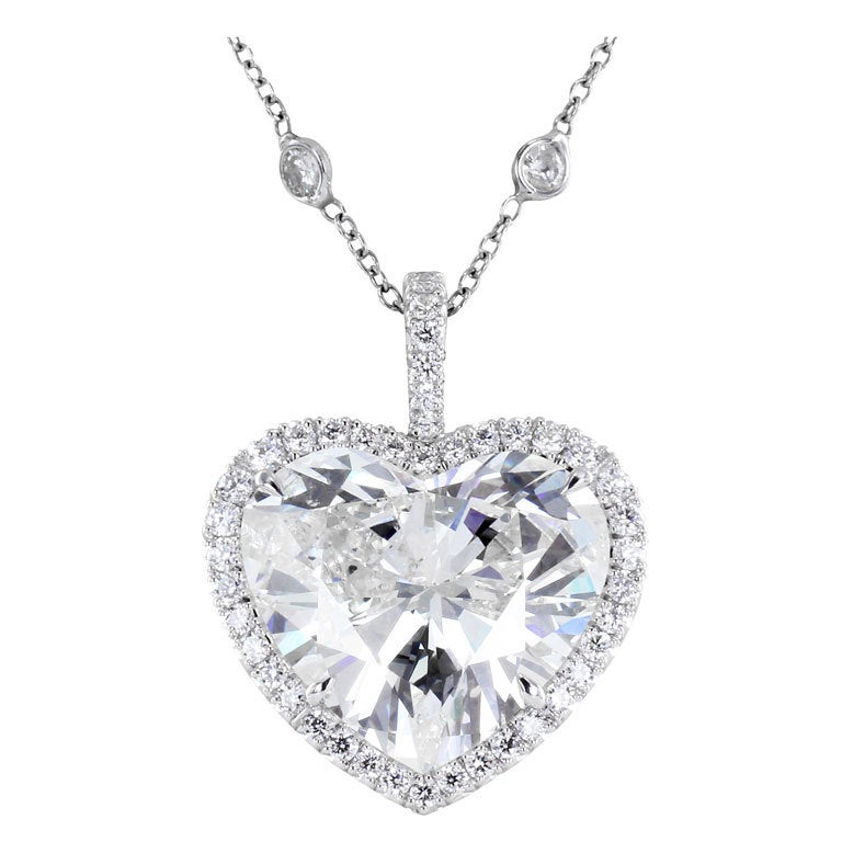 White Gold Diamond Heart Pendant Necklace