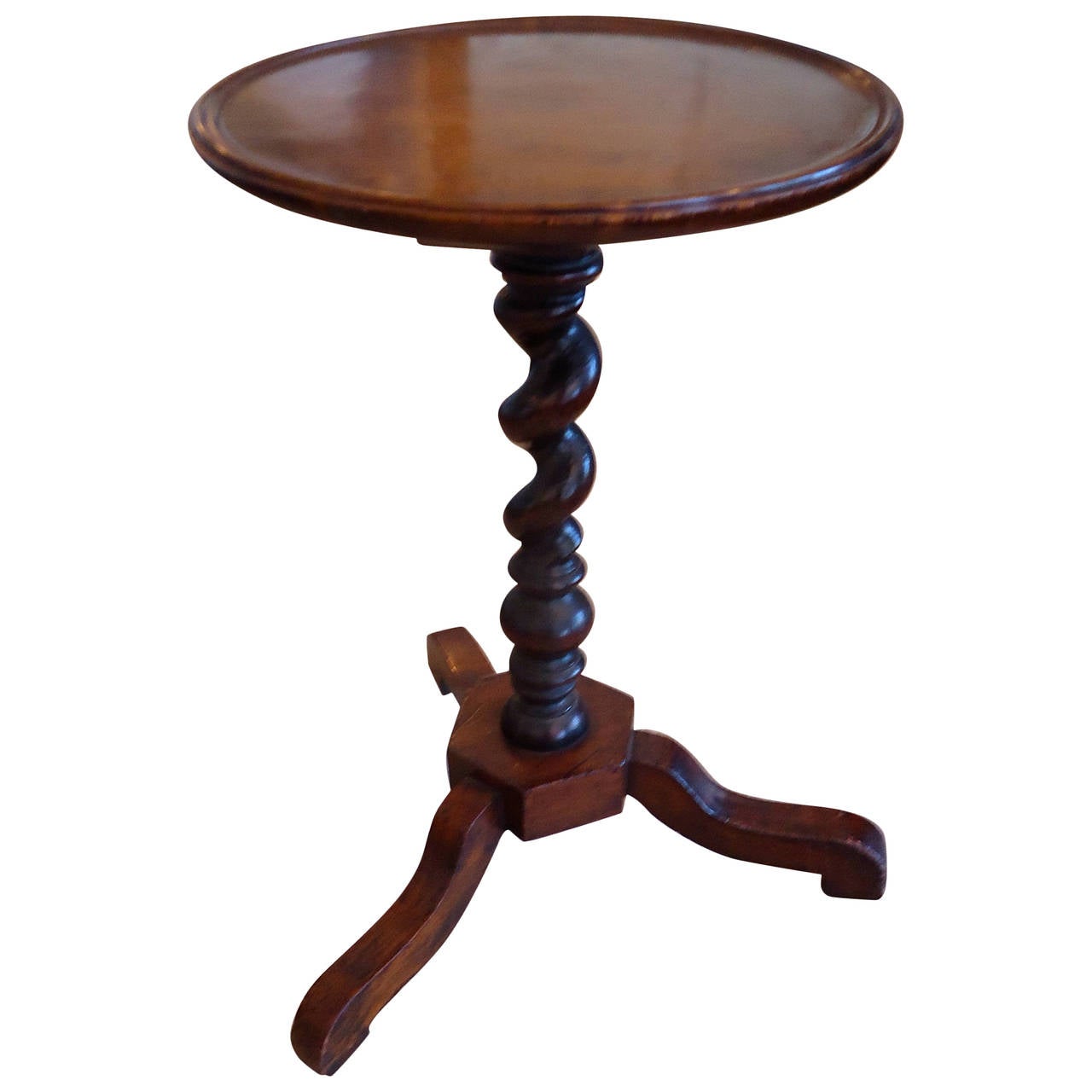 Classic round side table Classic round side table