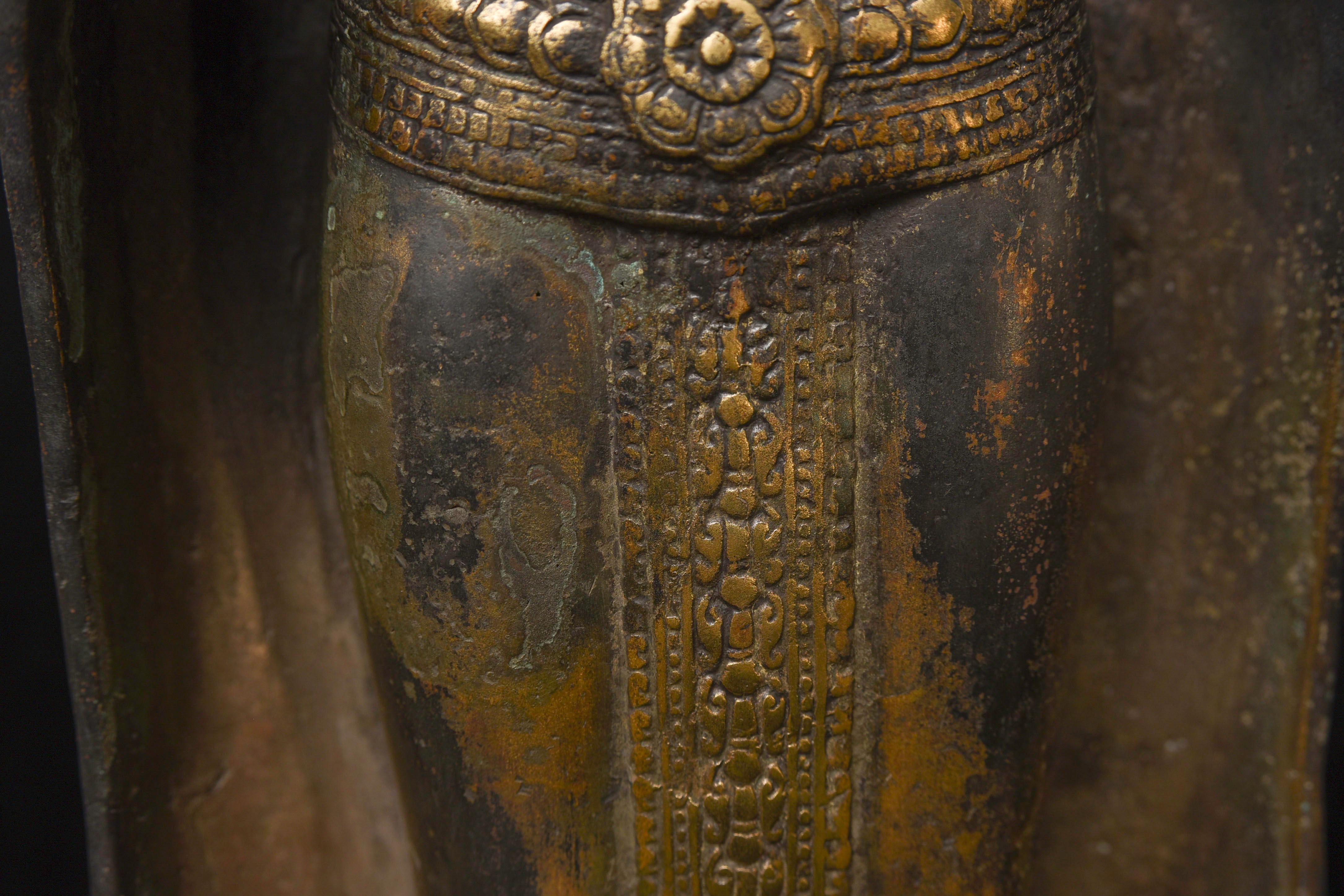  13thC. Fantastic, Southern Thai Buddha with a strong Khmer. For Sale 5