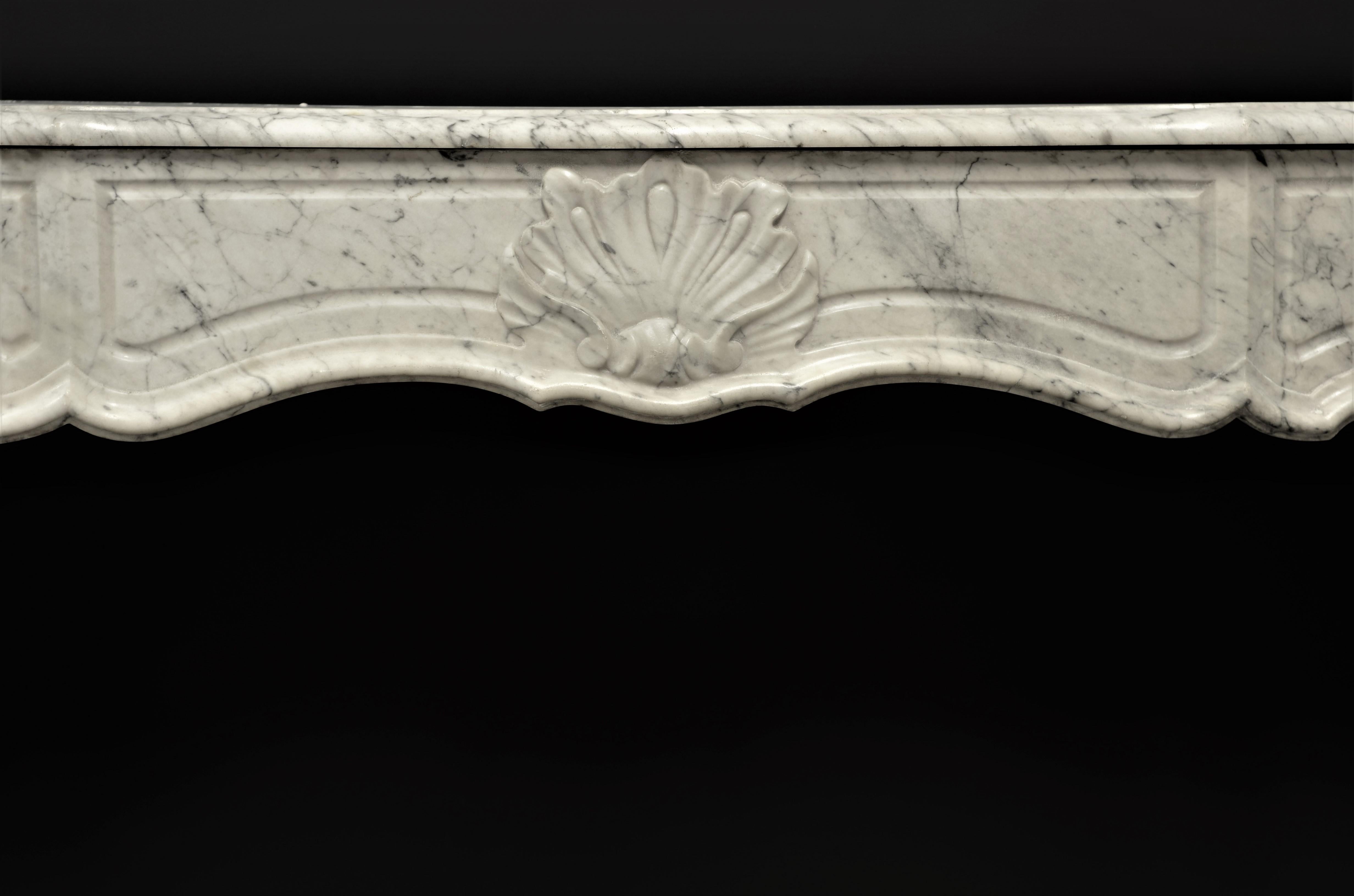 18th Century French Régence Fireplace Mantel In Good Condition In Haarlem, Noord-Holland