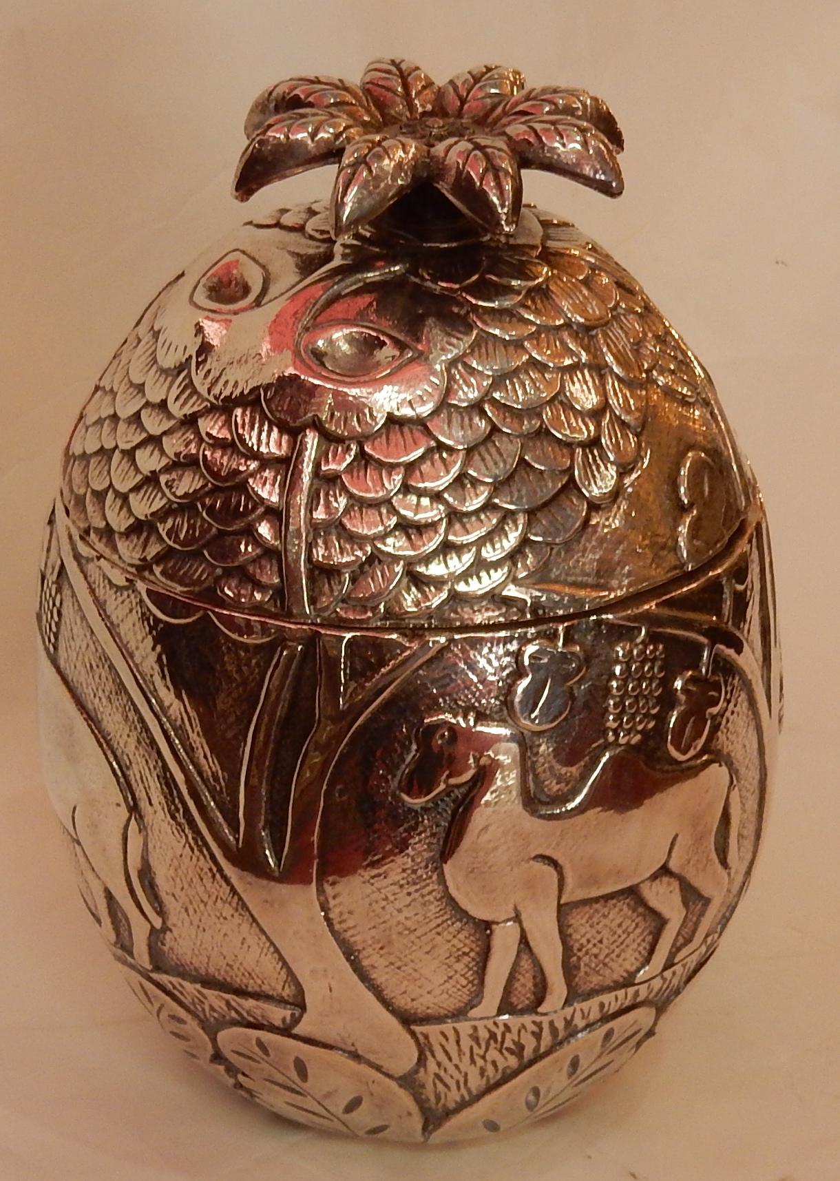 1950-1970 Ice Bucket Pineapple Shape Animal Decor Silver Metal For Sale 4