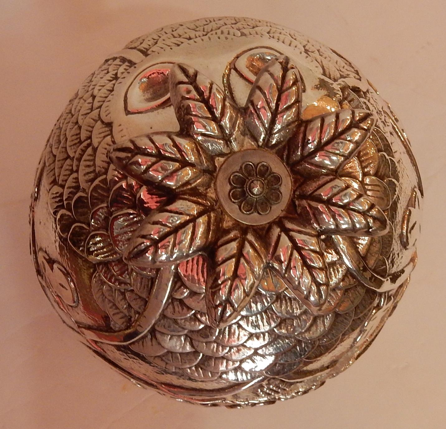 Eiskübel Ananasform Tierdekor Silber Metall Silber Metall 1950-1970 Eiskübel (Mitte des 20. Jahrhunderts) im Angebot