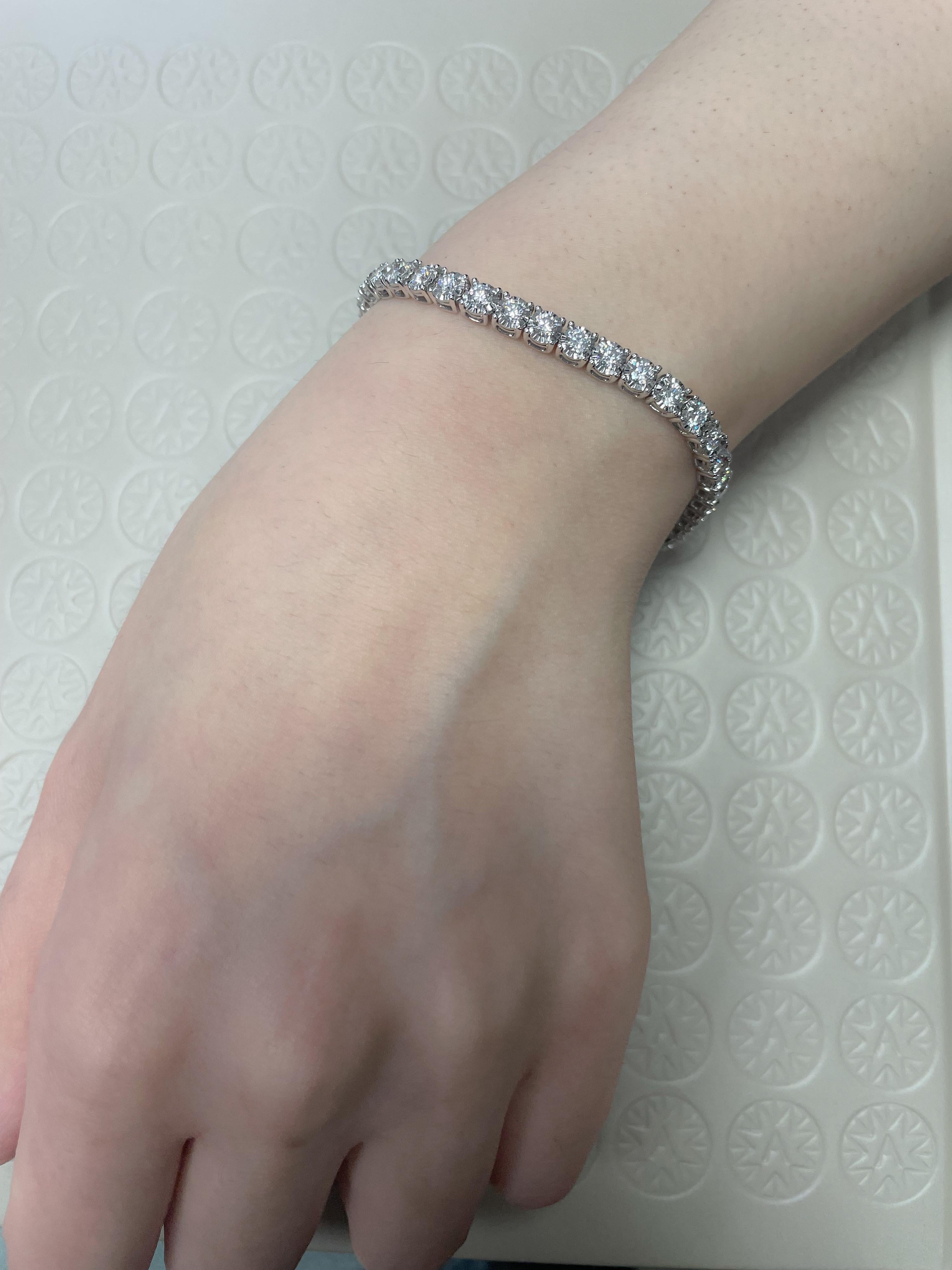 Art Deco Amwaj 18 Karat White Gold Bracelet with Round Diamonds For Sale
