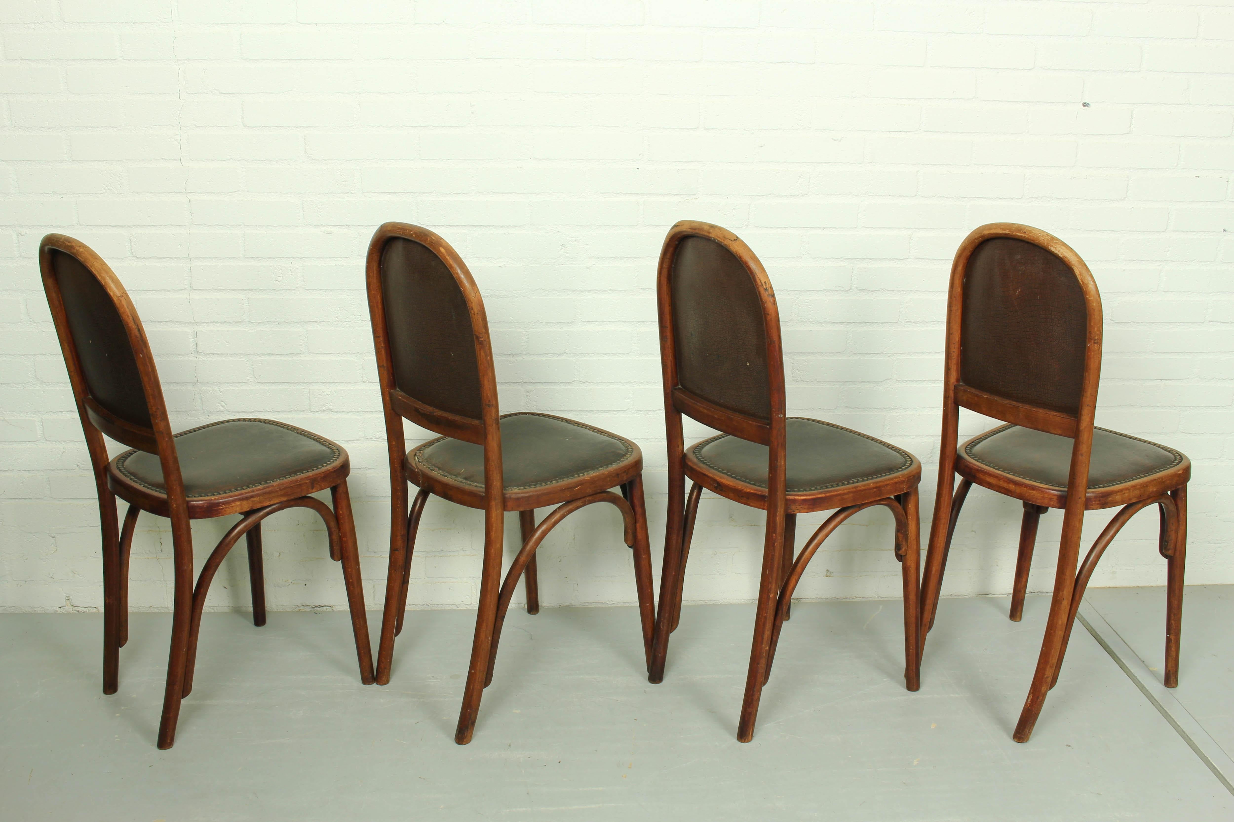 Early 20th Century  Art Nouveau Bentwood and Leather Dining Room Set from Fischel, c1910 For Sale