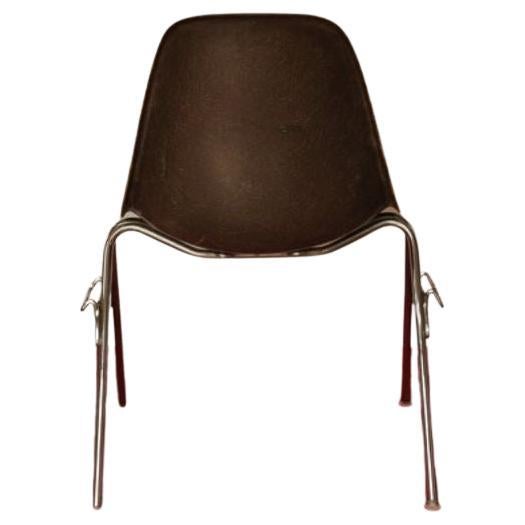 Mid-Century moderno Charles and Ray Eames Herman Miller DSS Sedia imbottita in fibra di vetro anni '80 in vendita