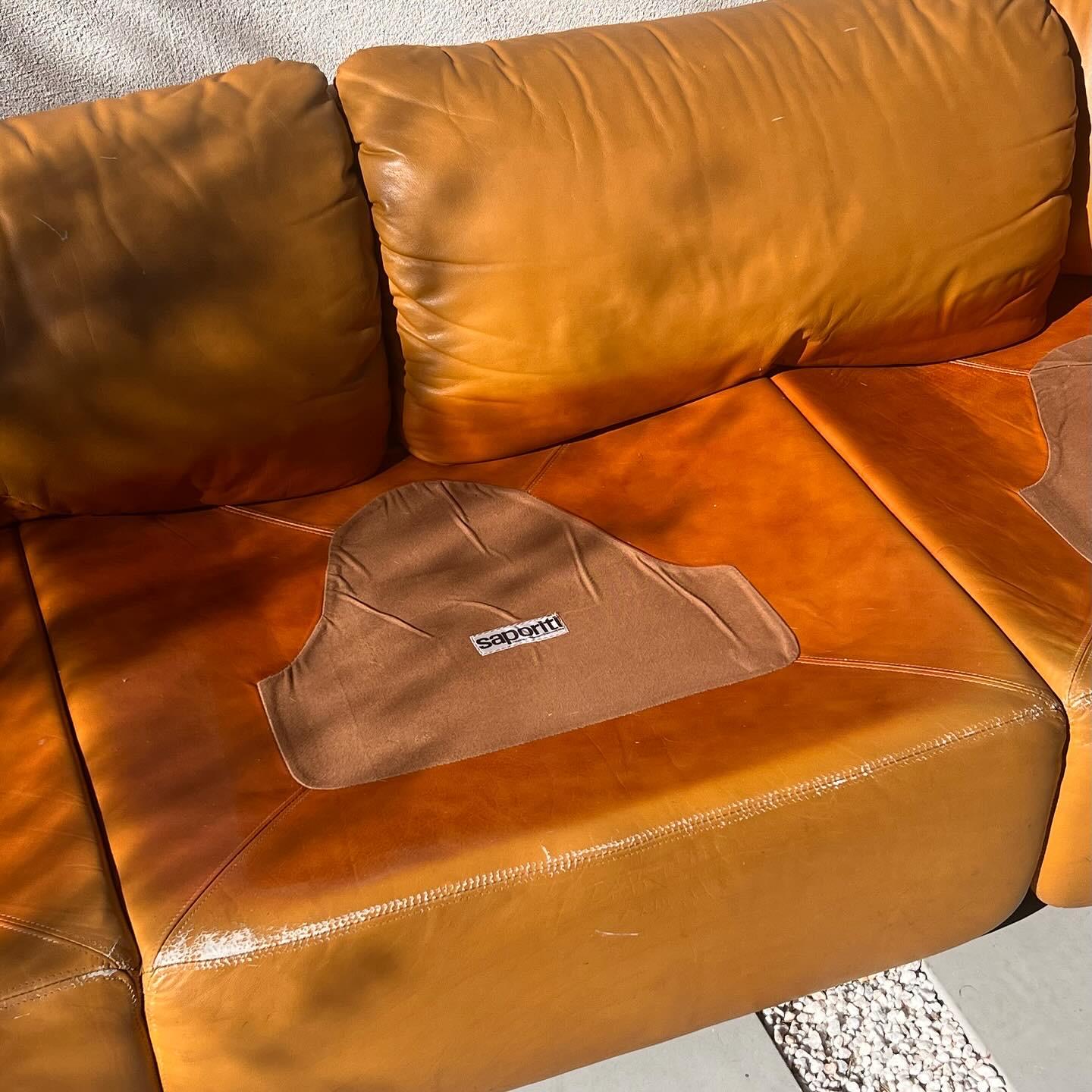 Leather « Confidential » 3seater leather sofa by Saporiti, circa 1972
