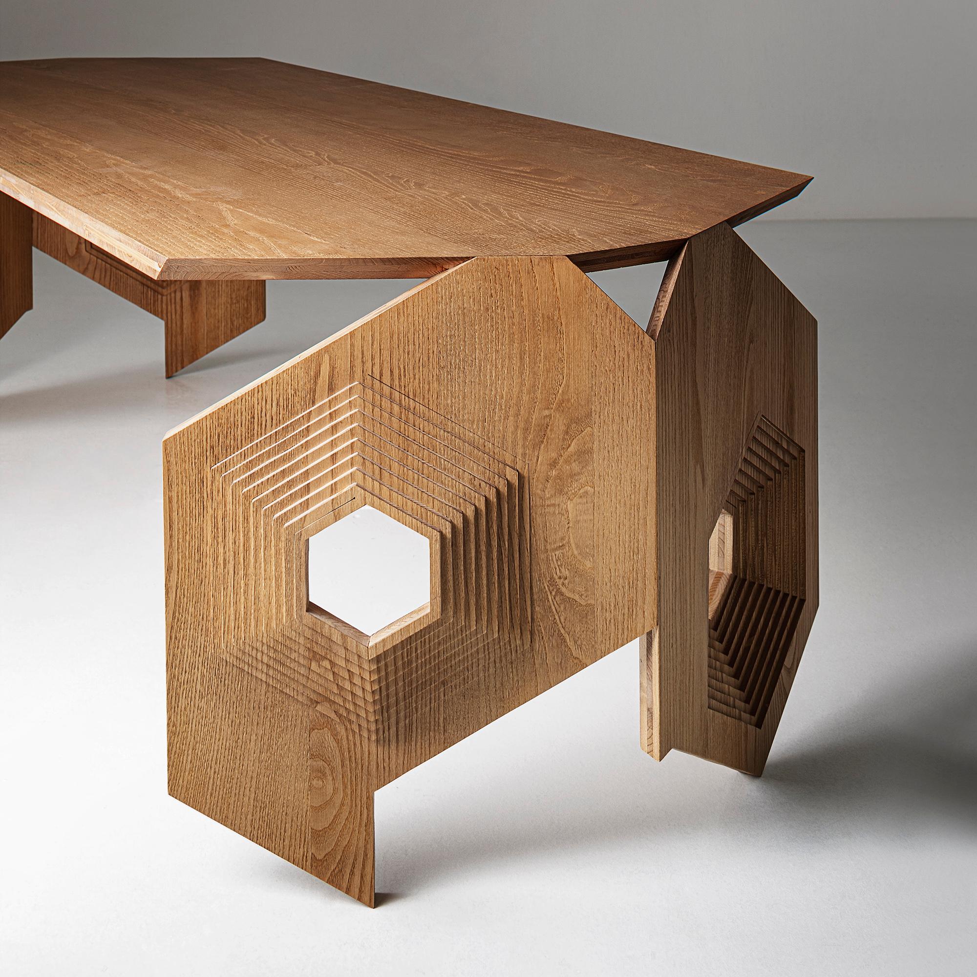 Sculpturales bois de design moderne  Table fabriquée à la main en Italie par Sebastiano Bottos en vente 2