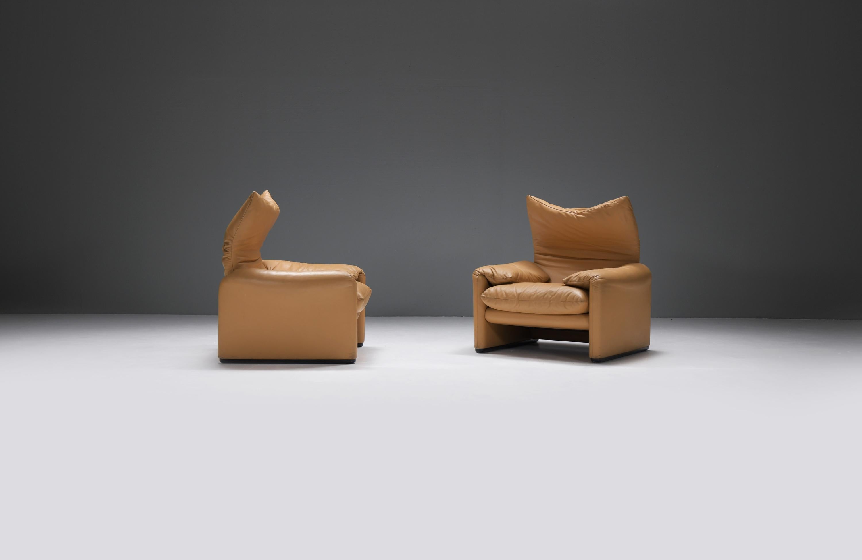 Mid-Century Modern Set of matching Maralunga's in original leather by Vico Magistretti for Cassina