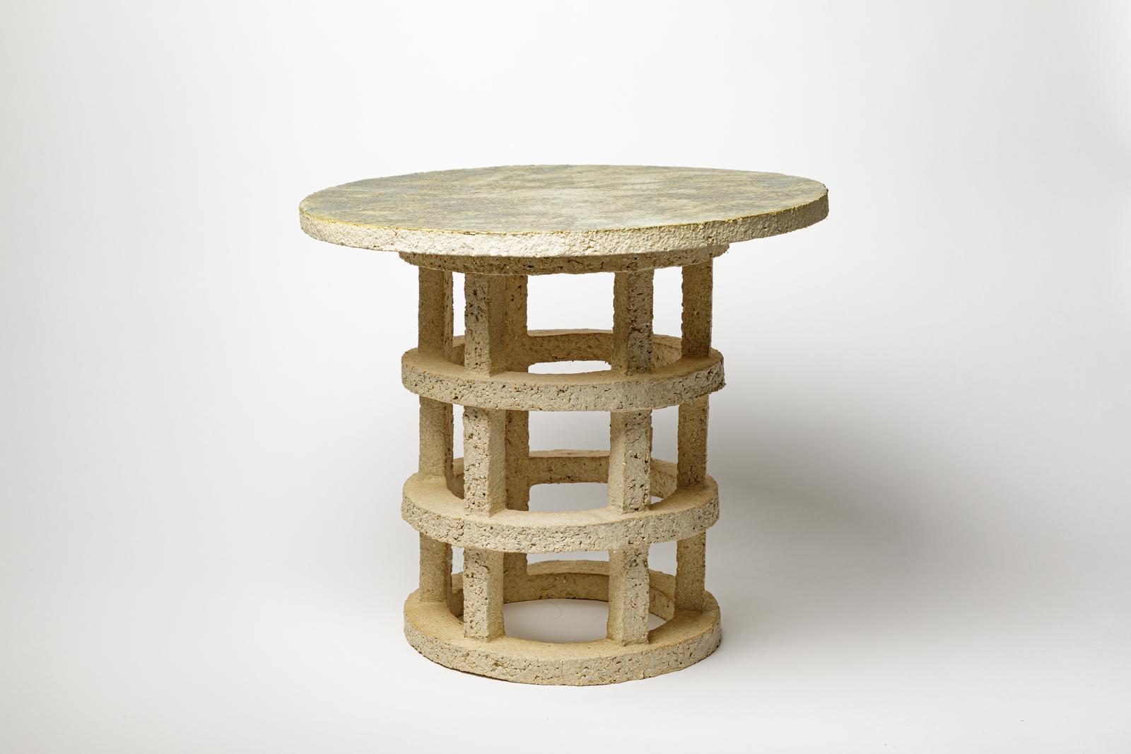 « Gloriette » table in raw stoneware with green glazed top by Denis Castaing. 
Artist signature under the base. 2025.
H : 15.3 x 17.7 inches.
