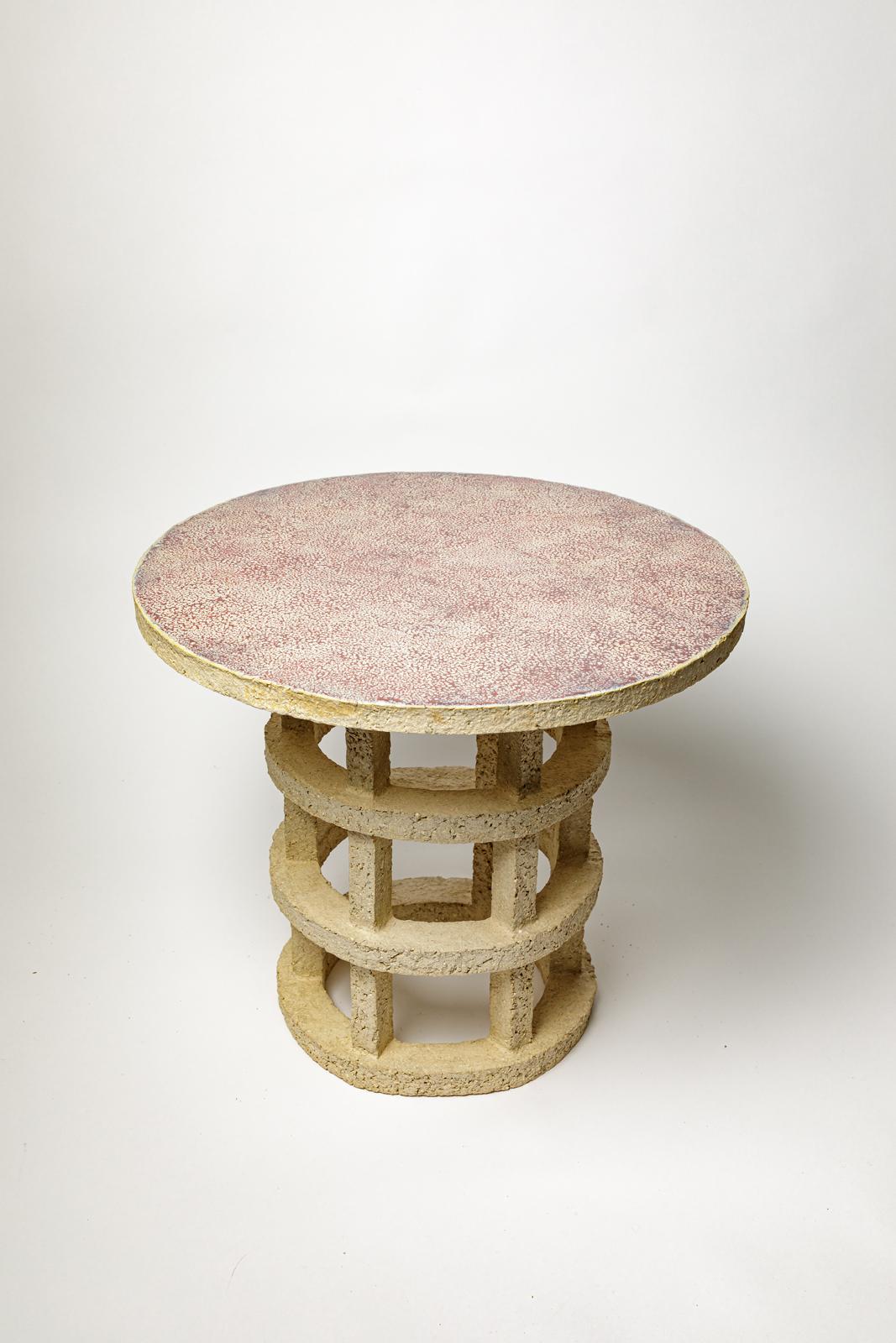 « Gloriette » table in raw stoneware with red glazed top by Denis Castaing. In New Condition For Sale In Saint-Ouen, FR