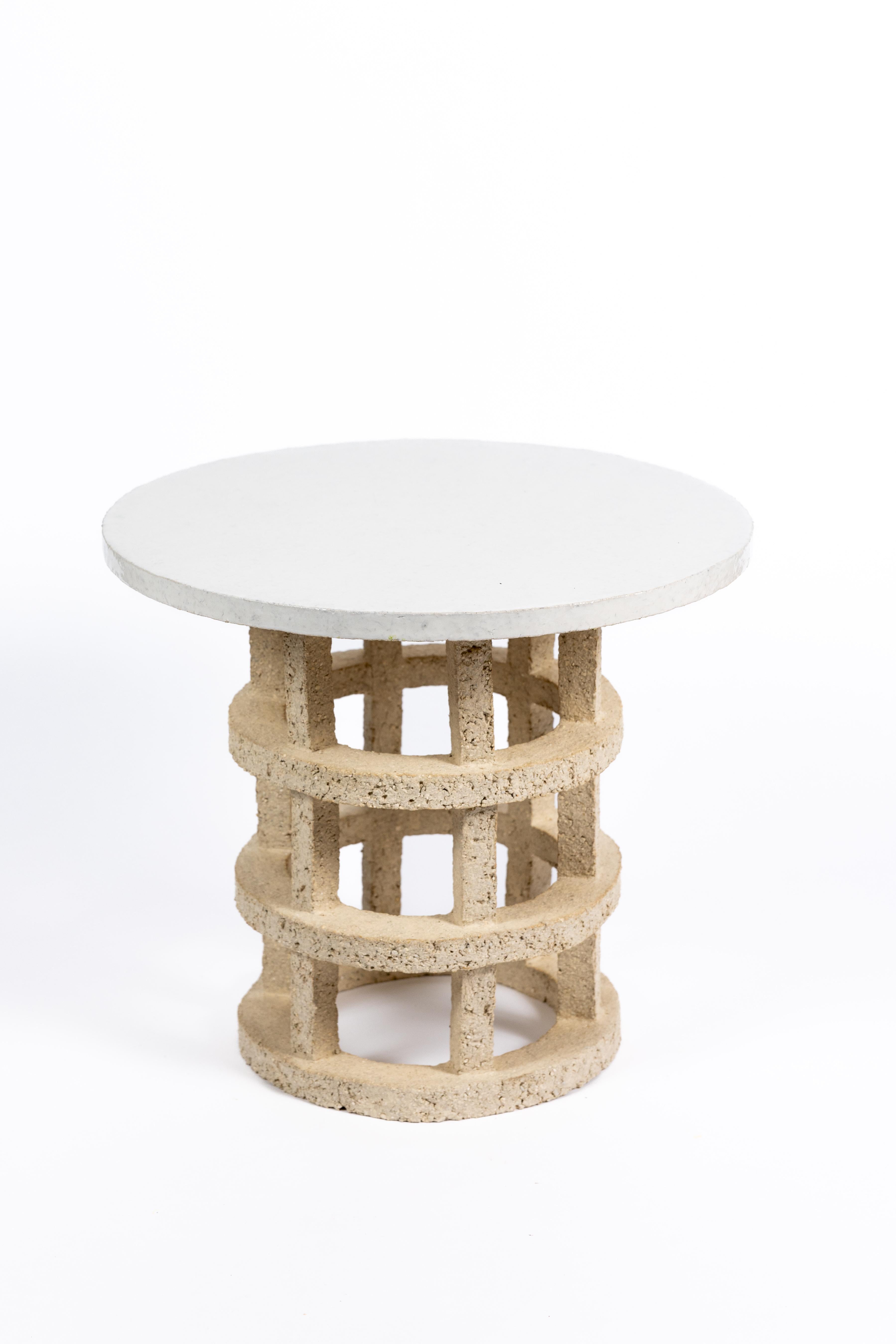 « Gloriette » table in raw stoneware with white glazed top by Denis Castaing.
Artist signature under the base. 2024.
H : 15.3 x 17.7 inches.