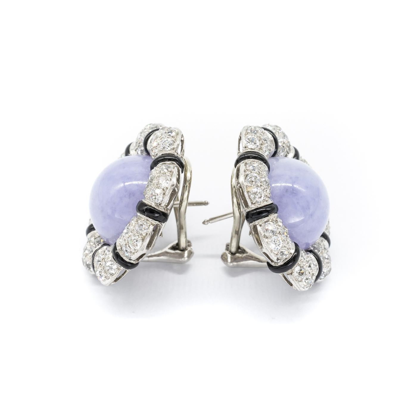 Lavender Jade and Diamond Flower Earrings In Excellent Condition For Sale In London, GB
