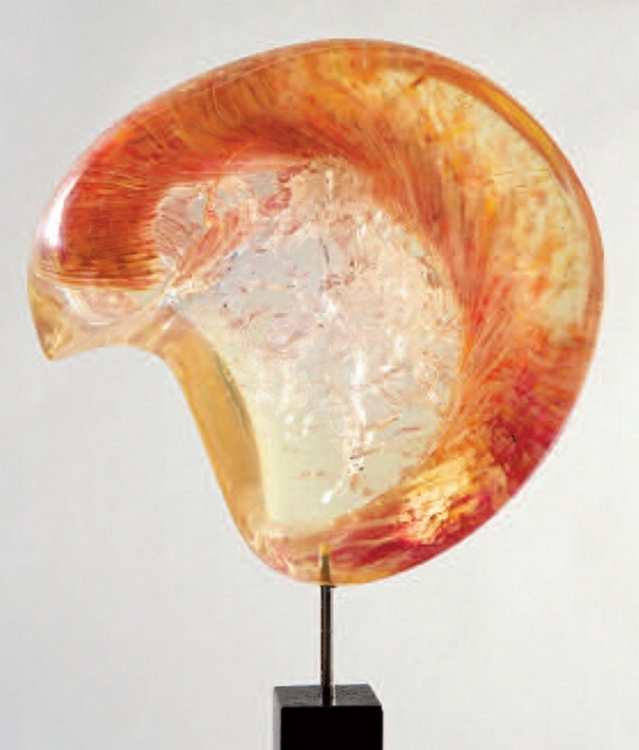 Skulptur von Gilles Charbin. Einzigartiges Stück. Unterzeichnet und datiert.

Zusammensetzung:
Harz, fraktales Harz,
Plexiglas, Oxyde,
Pigmente 

