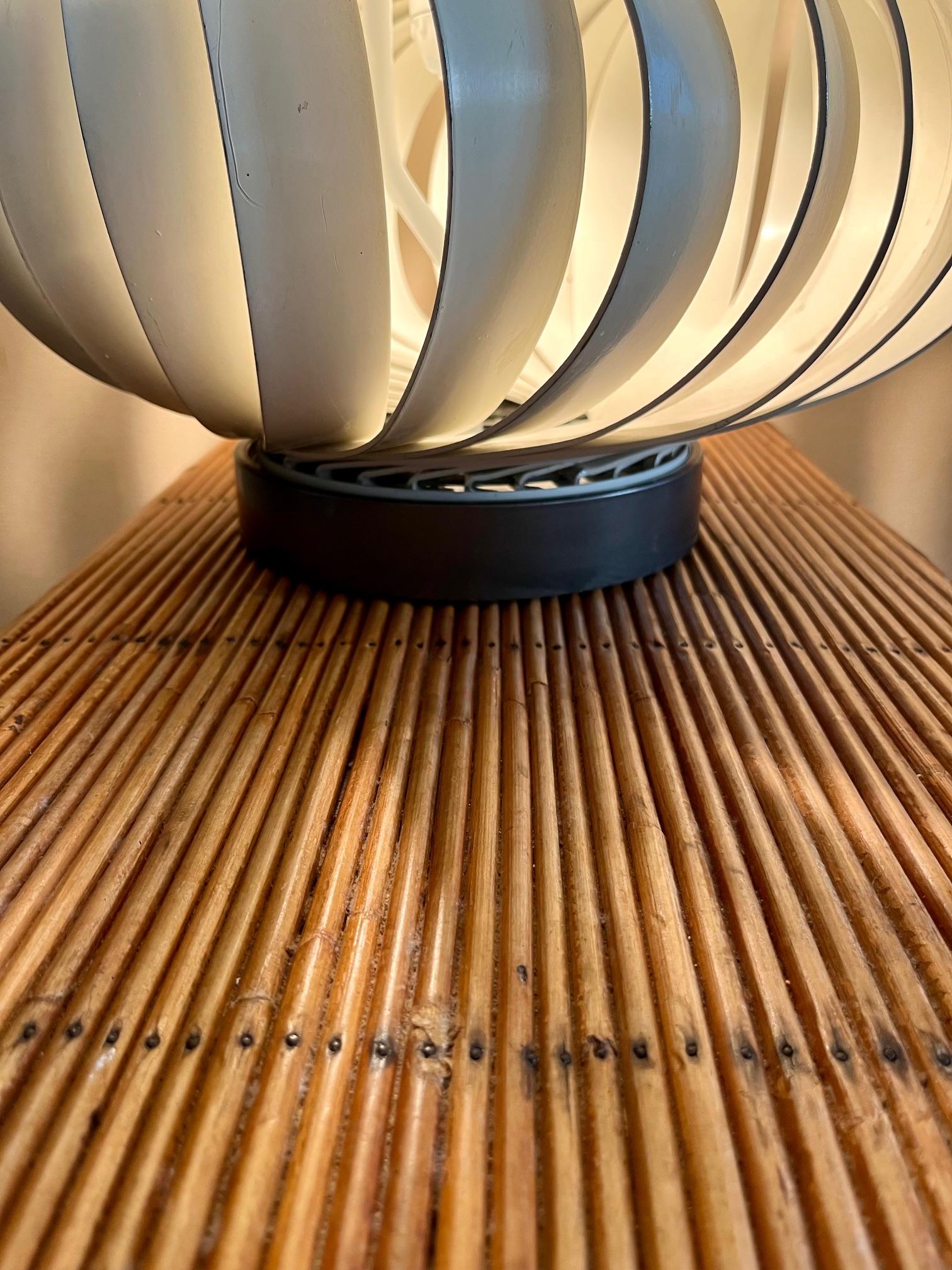 Lampada da tavolo 