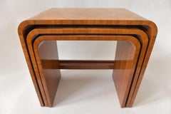 " Nid de tables" Ensemble Art Déco de trois tables.Angleterre 1930s. Par Ray Hille.