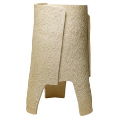 « Nocta _07» floor lamp in beige grog stoneware by Denis Castaing, 2025.