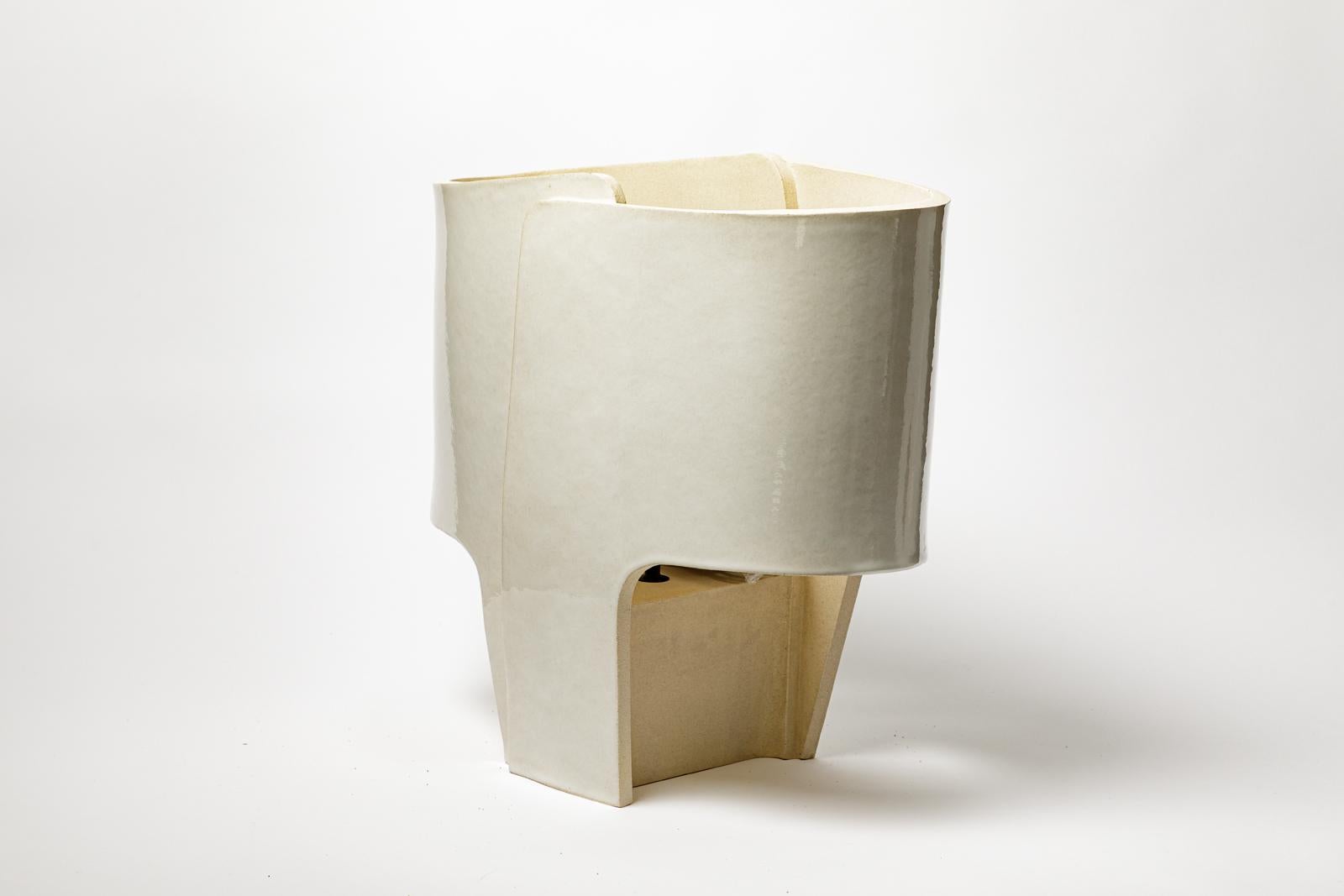 French « Nocta_01 » table lamp in white glazed stoneware by Denis Castaing, 2025. For Sale