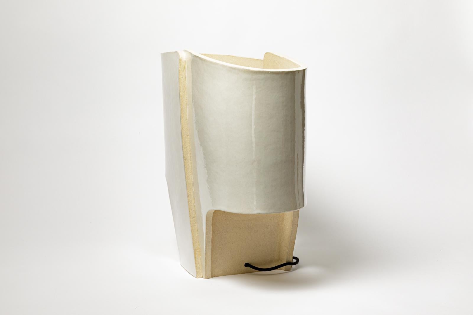 Ceramic « Nocta_01 » table lamp in white glazed stoneware by Denis Castaing, 2025. For Sale