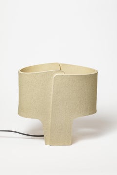 « Nocta_03 » table lamp in beige grog stoneware by Denis Castaing, 2025.