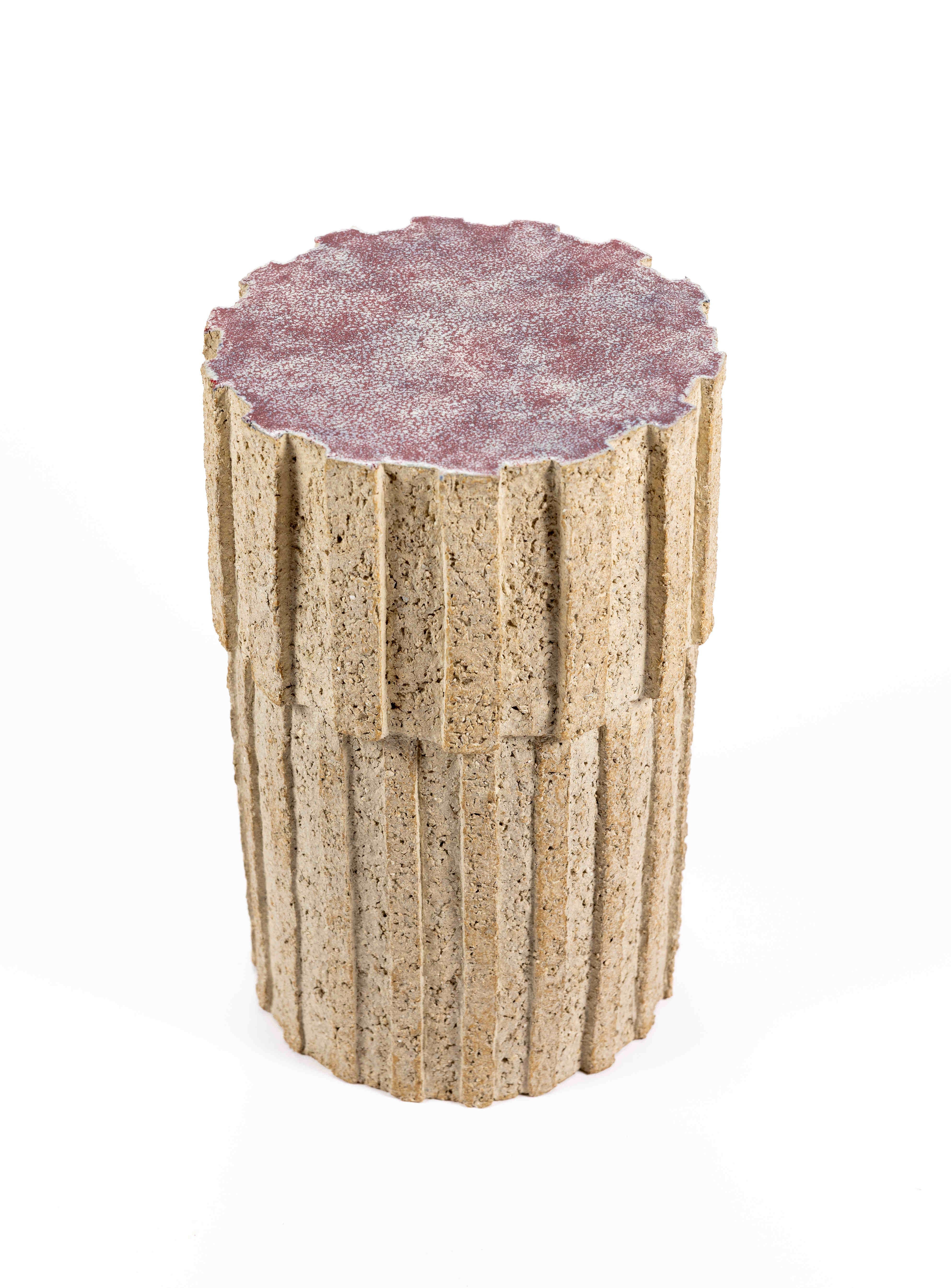 « Ostinato » table in raw stoneware with red glazed top by Denis Castaing, 2024 For Sale 1