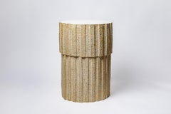 " Table " Ostinato " en grès brut avec plateau émaillé blanc par Denis Castaing.