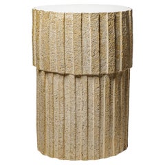 " Table " Ostinato " en grès brut avec plateau émaillé blanc par Denis Castaing.