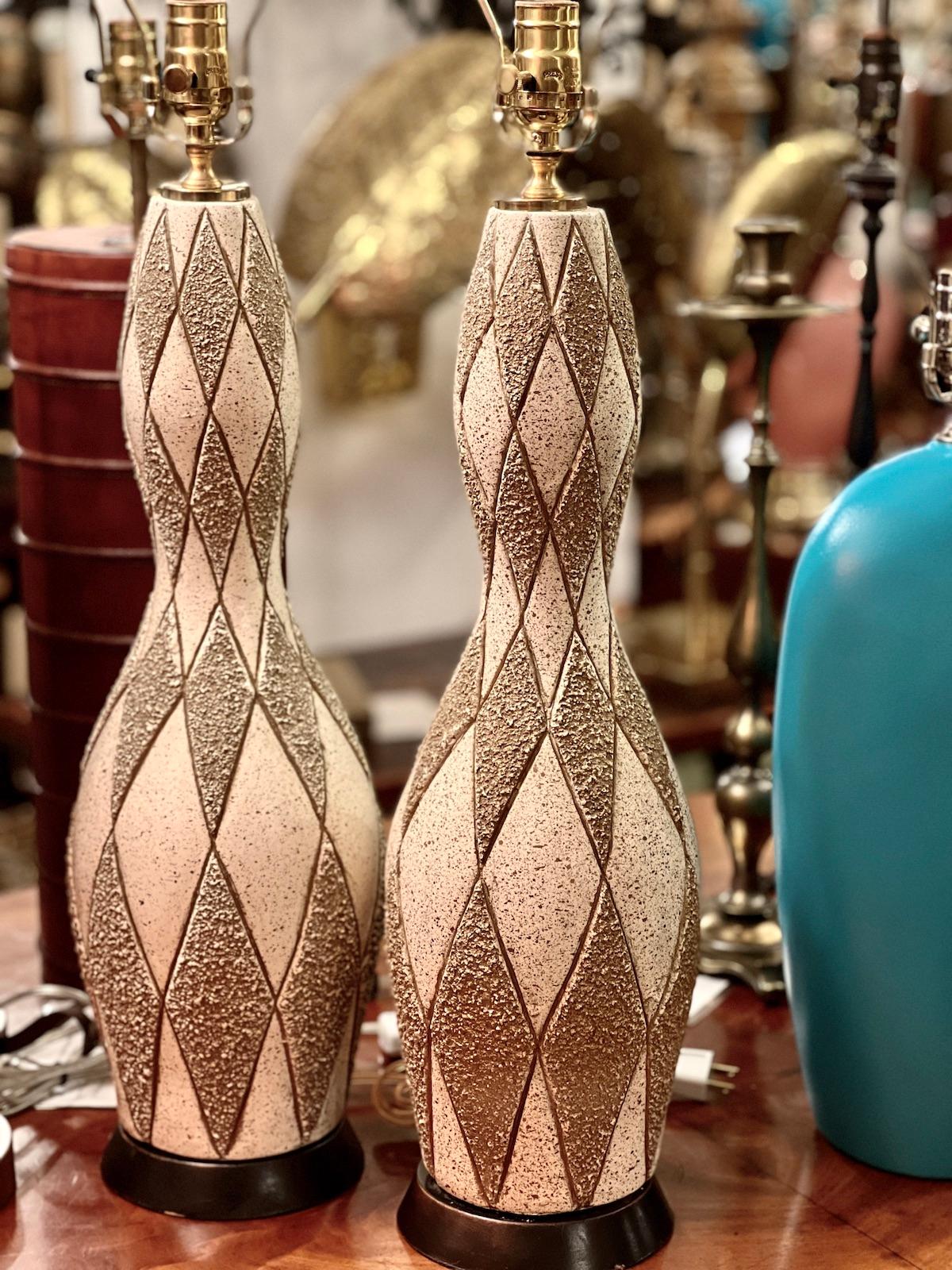Milieu du XXe siècle Paire de lampes de table du milieu du siècle en vente