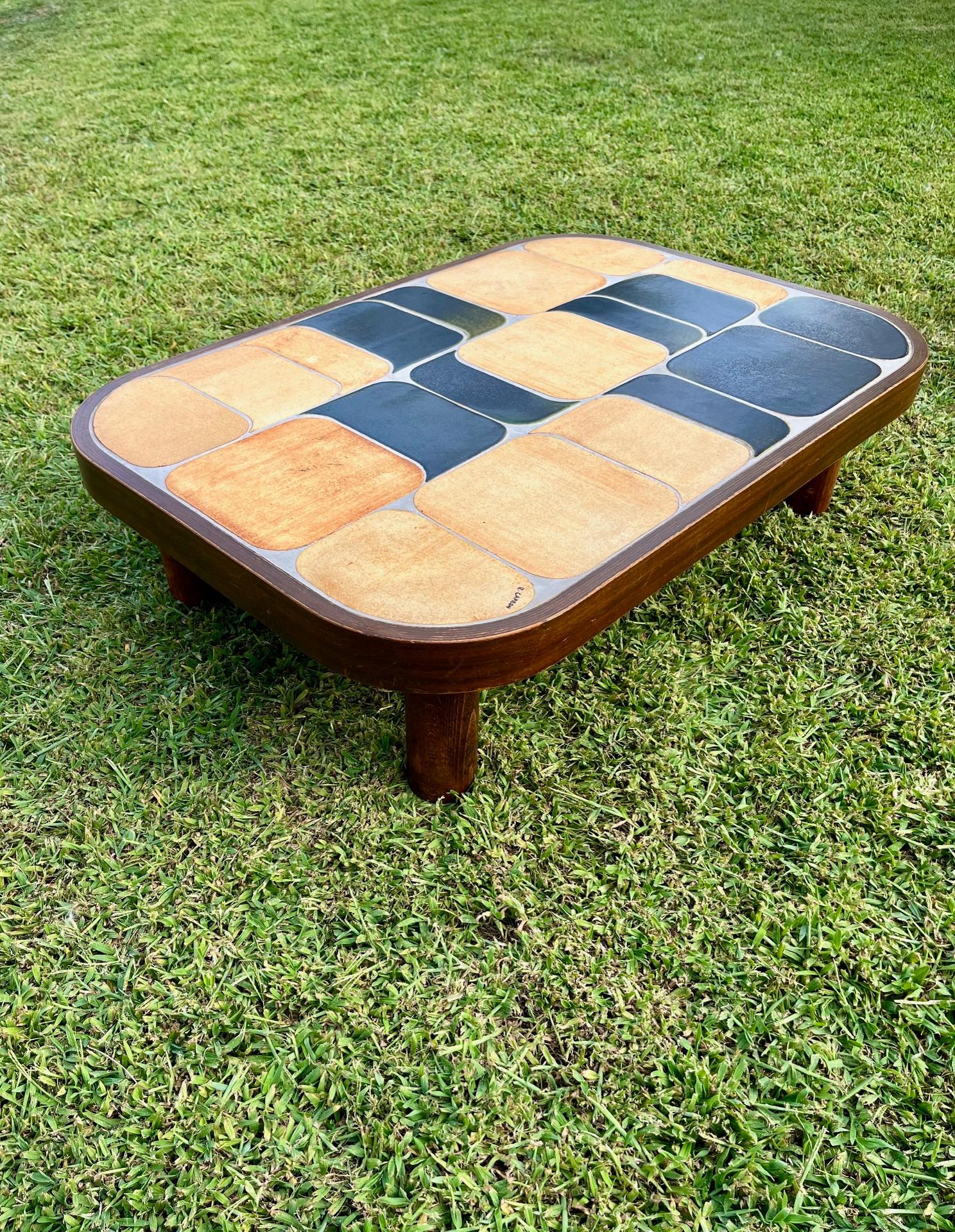 Français Table basse Shogun en céramique et bois. Roger Capron, Vallauris  1960's