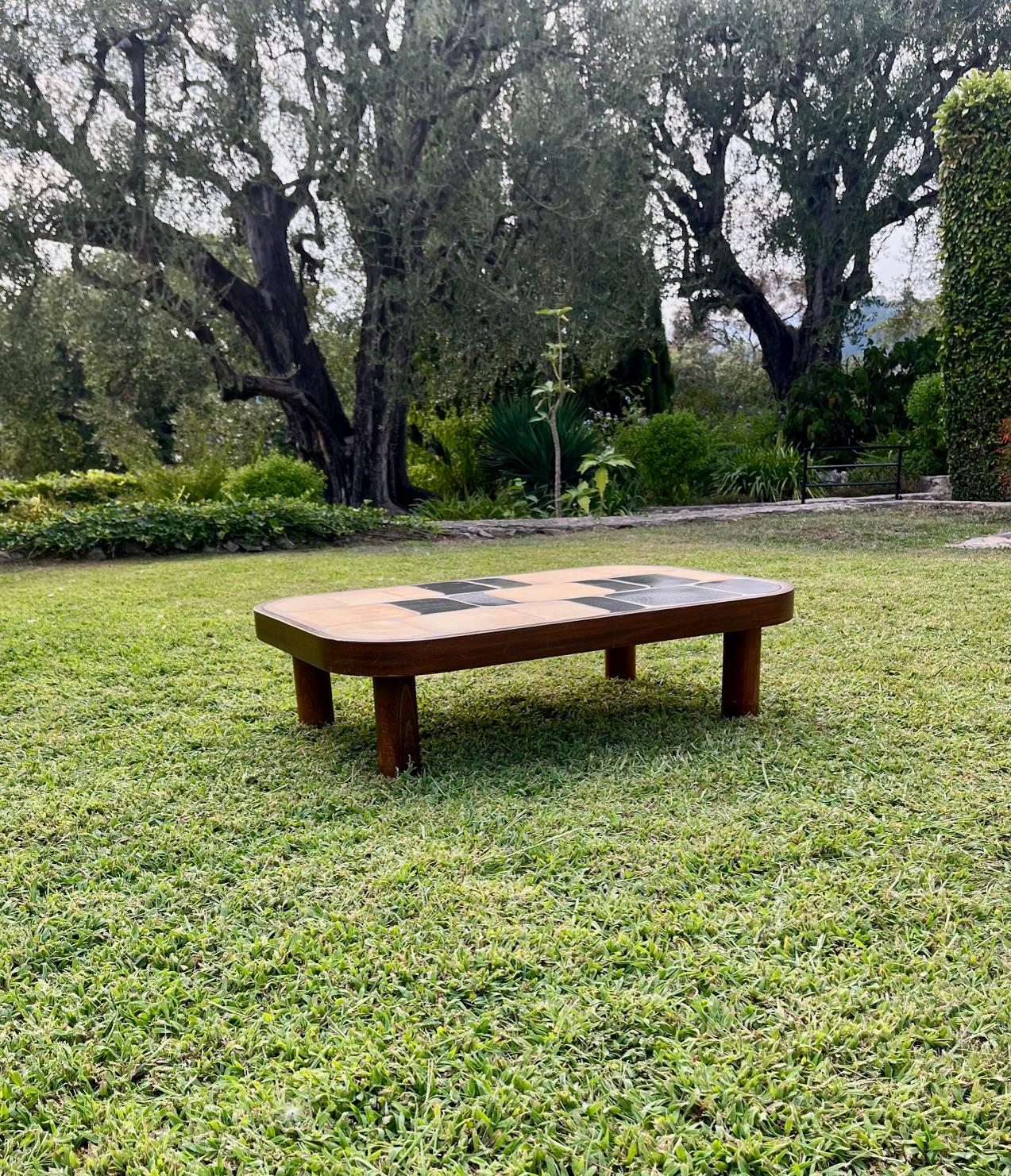 Vernissé Table basse Shogun en céramique et bois. Roger Capron, Vallauris  1960's