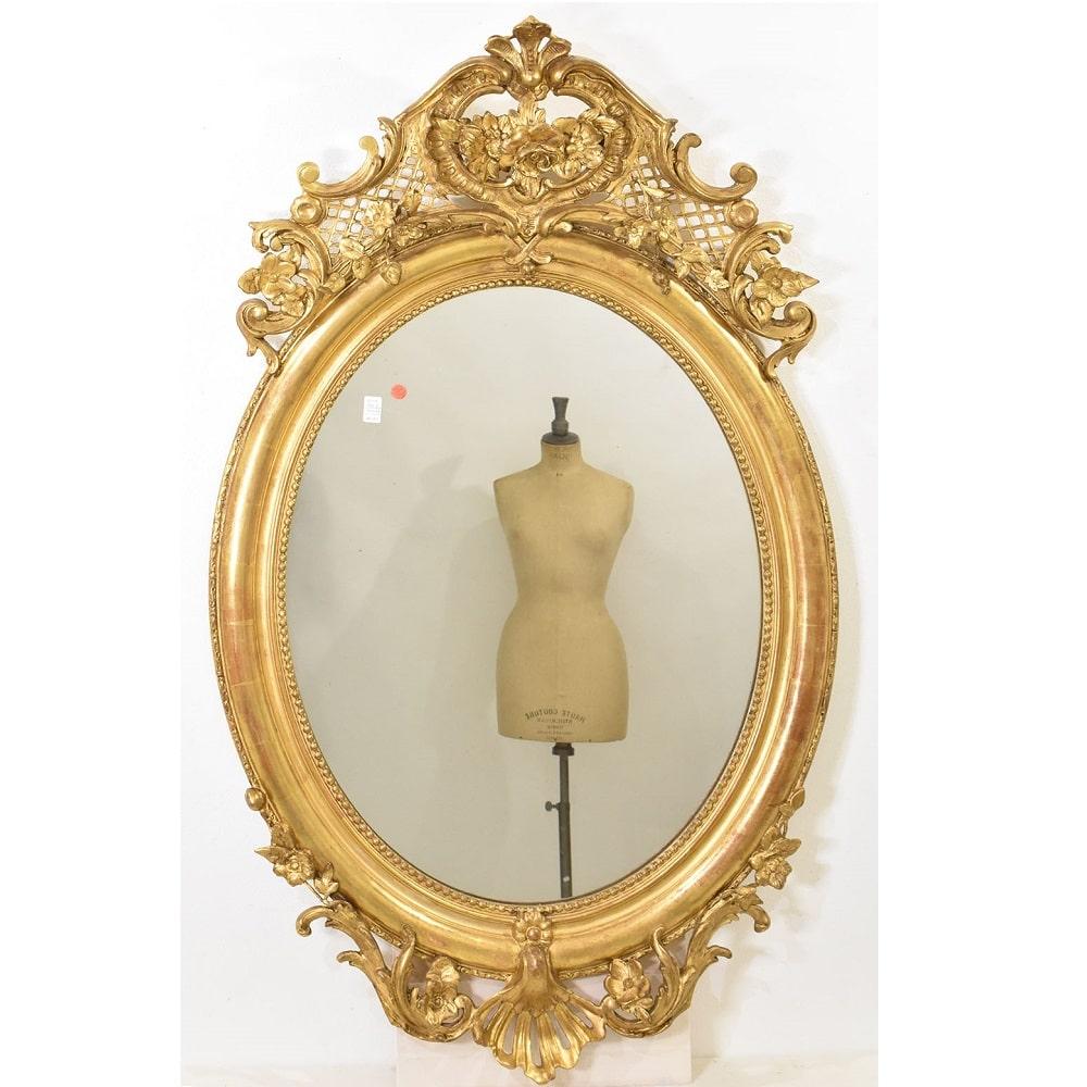 Louis-Philippe Miroir ovale ancien avec Cimasa et fleurs, doré à l'or pur, 19e siècle. en vente