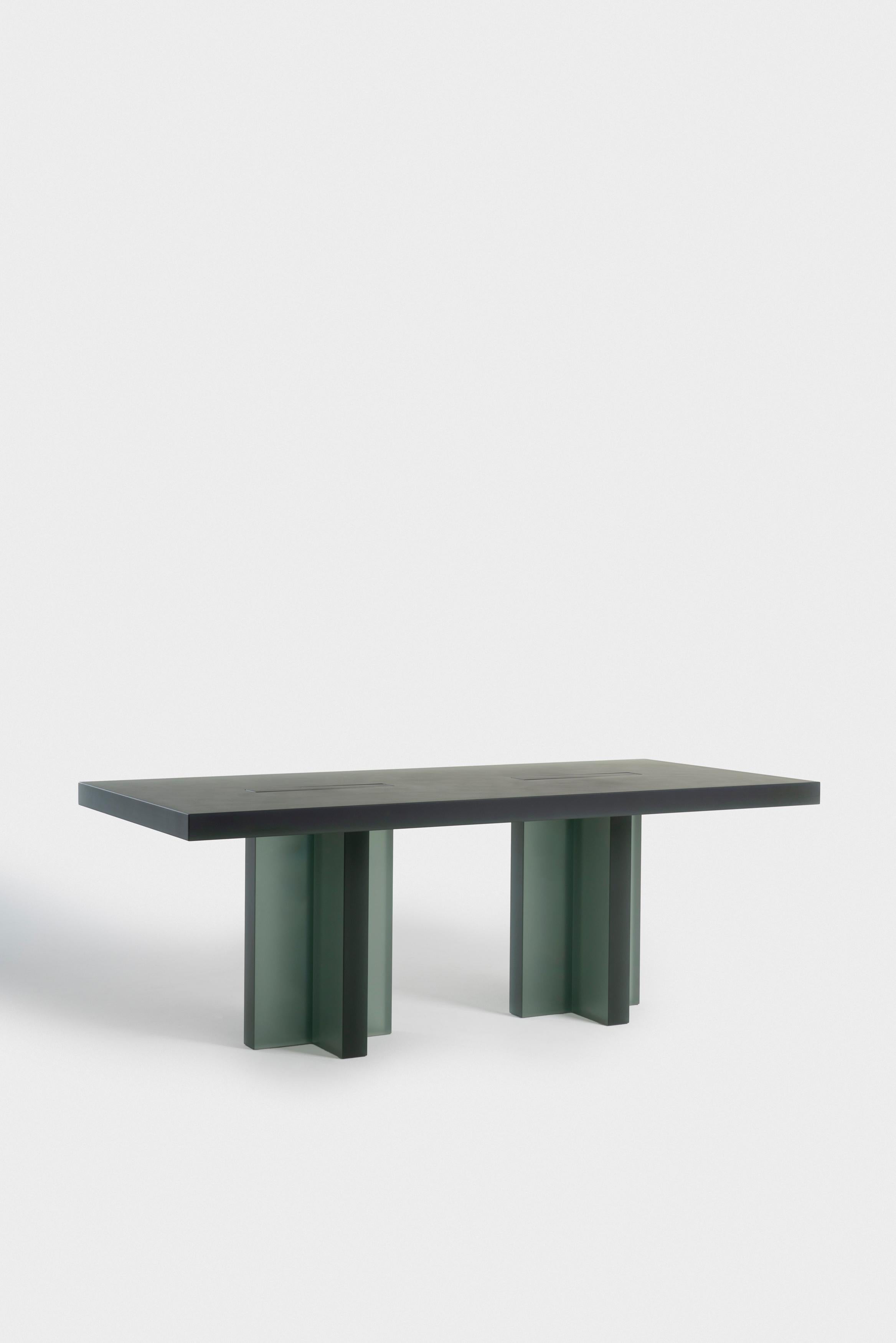 ++ Table dining table in resin with matt finish by Laurids Gallée In Excellent Condition For Sale In Milano, Lombardia