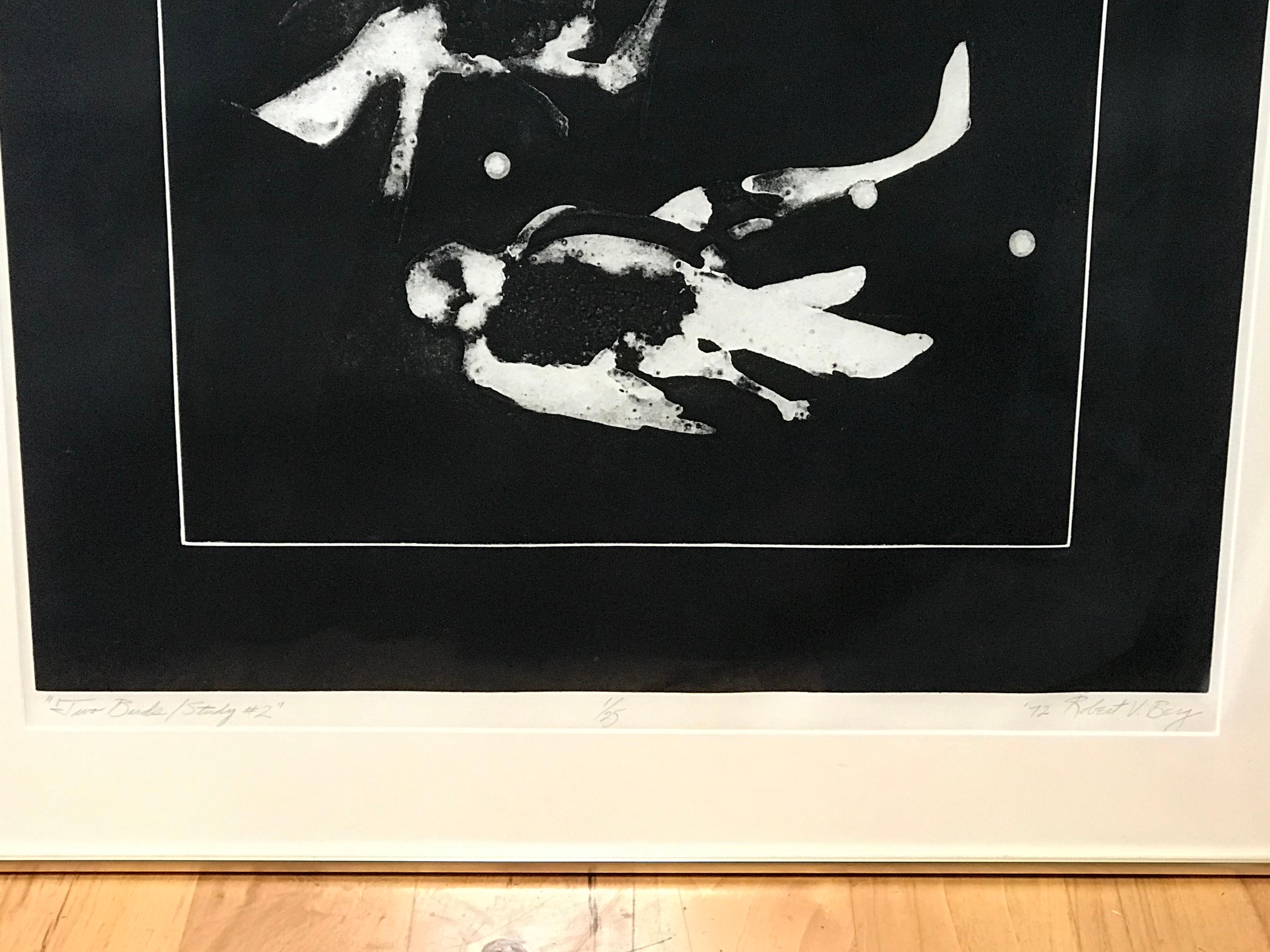 « Deux oiseaux », lithographie dans un cadre doré de Robert Bey Excellent état - En vente à Pasadena, CA