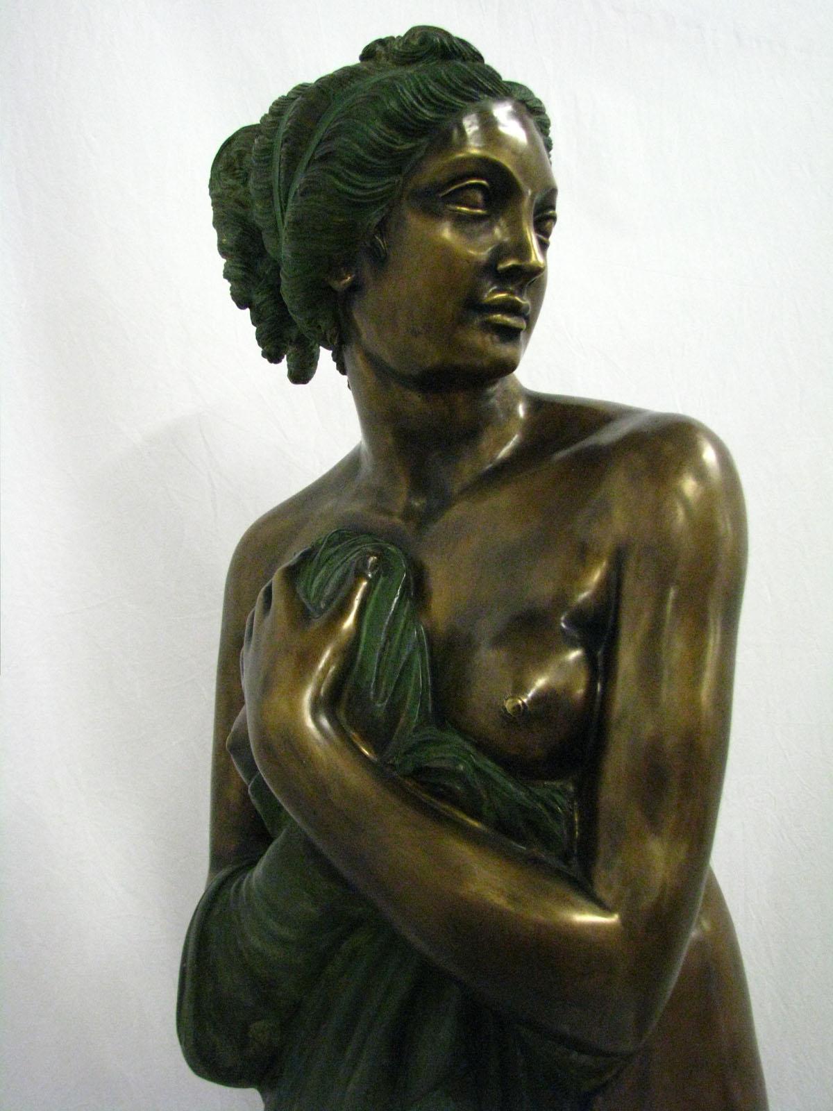 Sculpture en bronze « Vénus Italica » signée « Canova » en vente 1