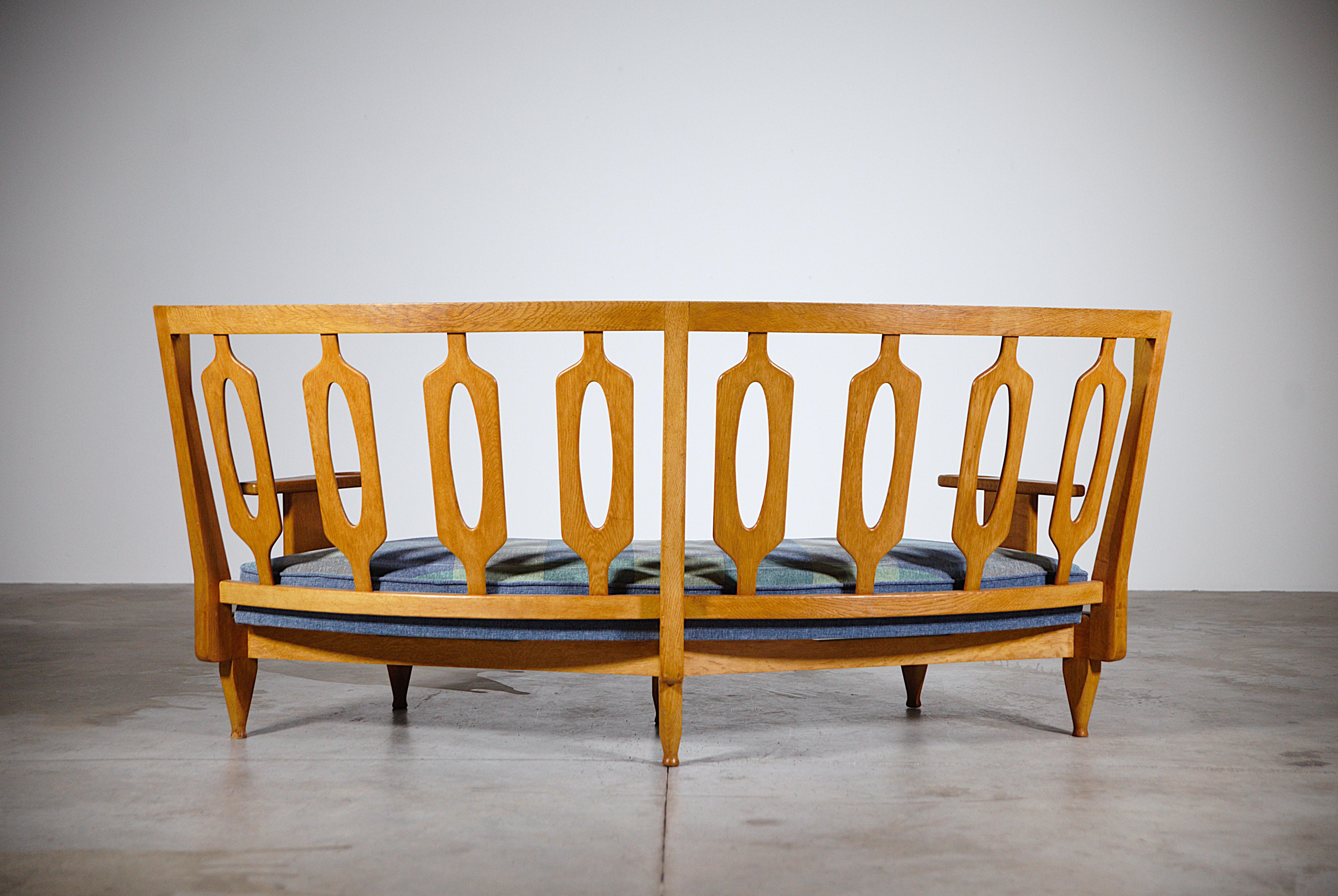 Sofa „ Veronique“ aus Eiche von Guillerme & Chambron, Frankreich 1960er Jahre im Angebot 3