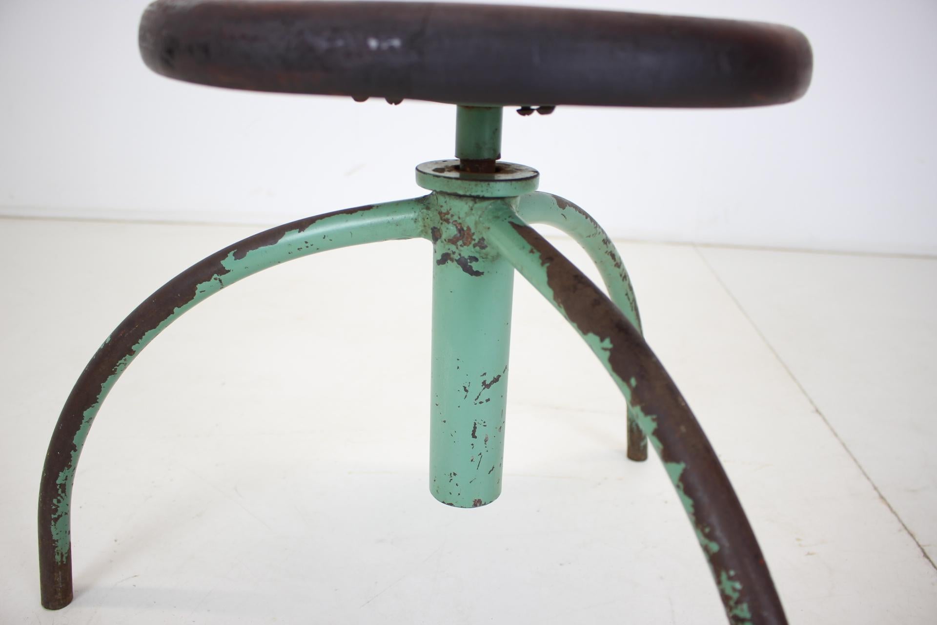 Vintage Adjustable Industrial Stool with Patina, 1950s 1