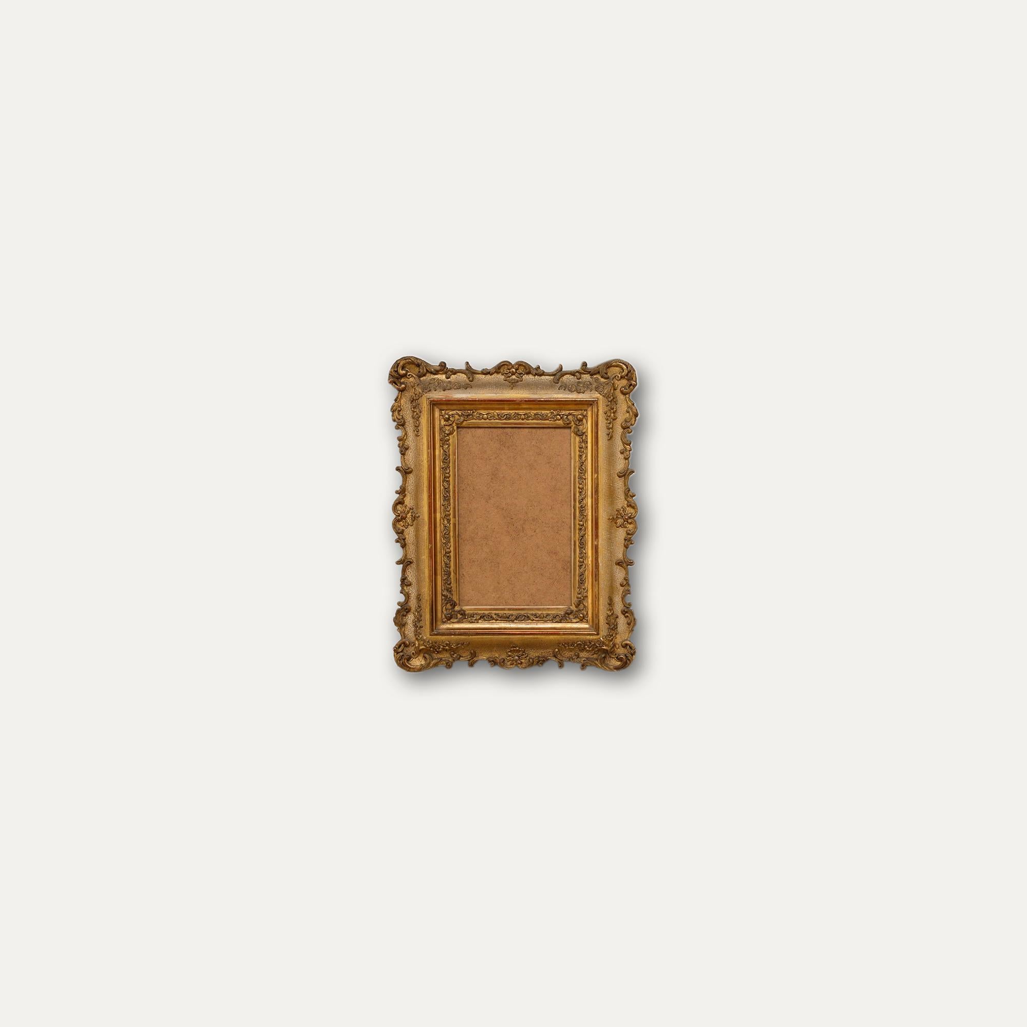 Feiner Giltwood-Bilderrahmen mit Stuckdekoration aus dem späten 19. im Angebot 2