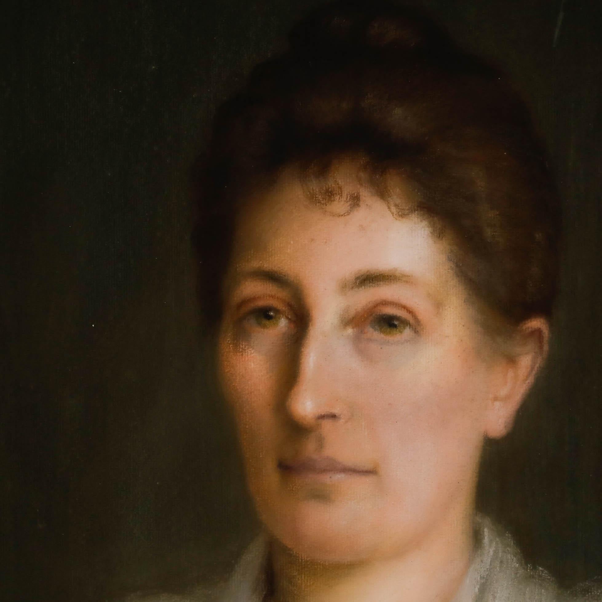 Ein entzückendes edwardianisches Porträt, das eine Dame in Spitze mit einem herzförmigen Anhänger zeigt. Signiert 