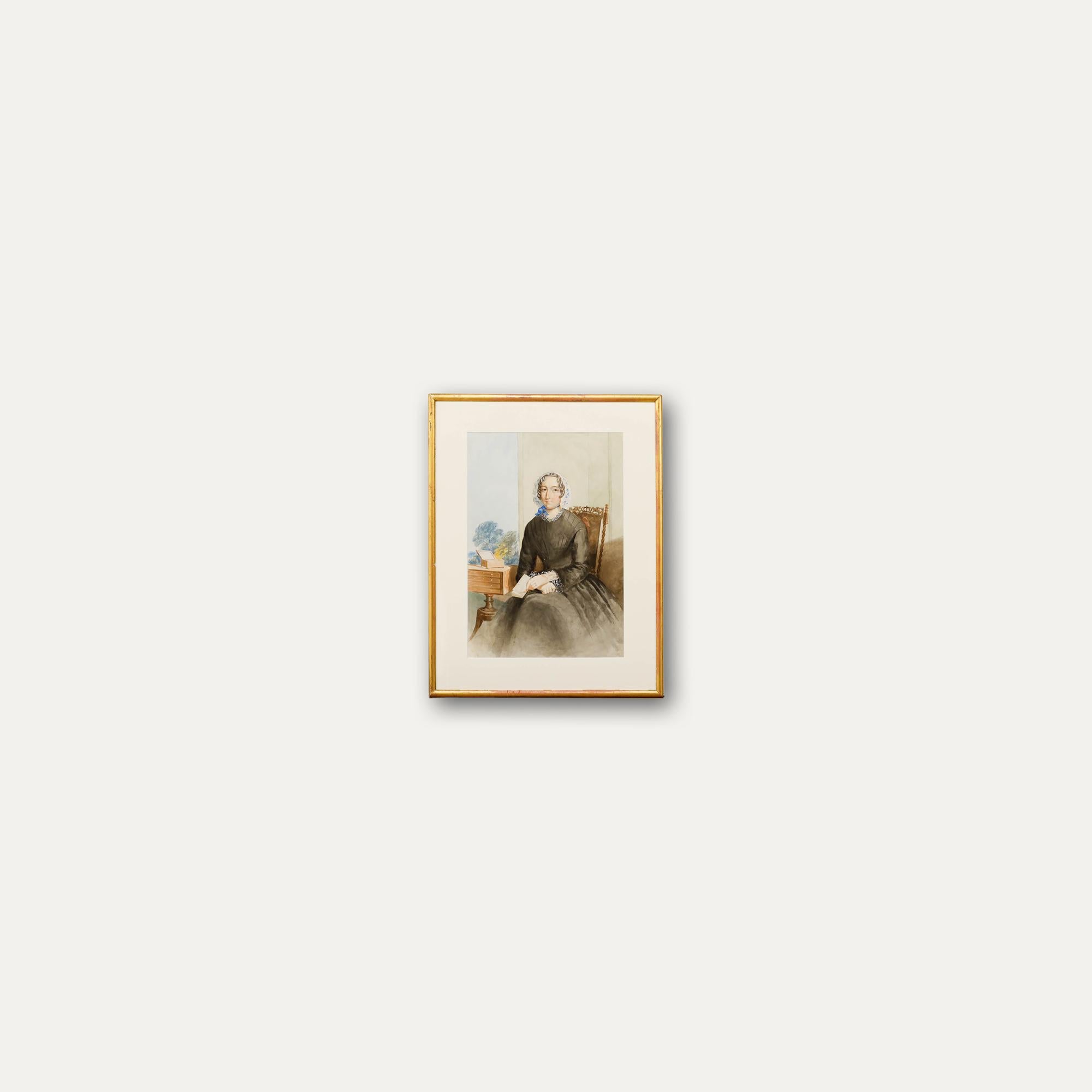 Un charmant et délicat portrait représentant Mme Delgairns, épouse du capitaine Delgairns. Elle est représentée assise près d'une grande fenêtre, un petit livre de poésie à la main. Fait partie d'une paire de portraits, l'autre représentant sa fille