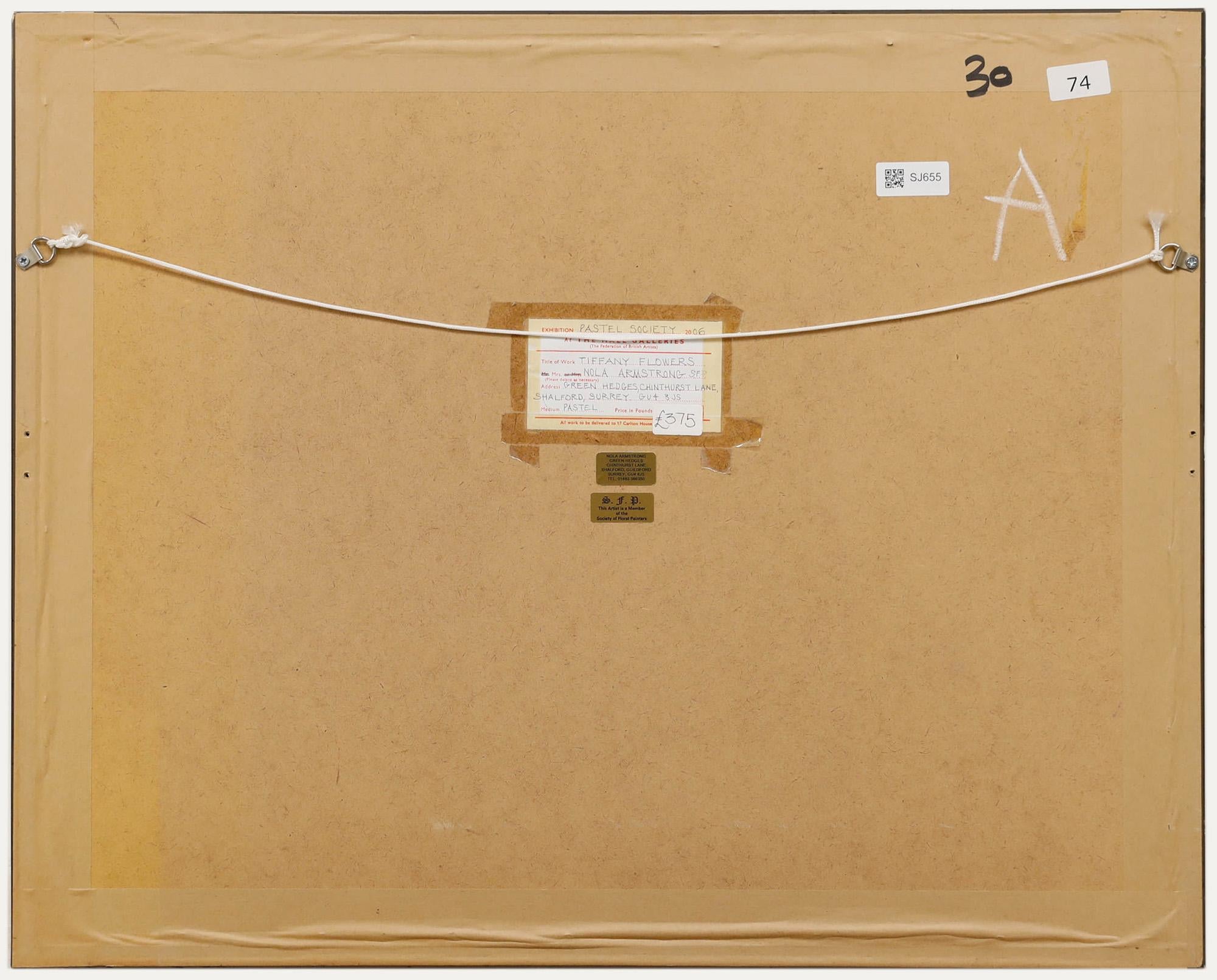 Pastel du 20ème siècle, fleur de Tiffany Nola Armstrong - Beige Still-Life par Unknown