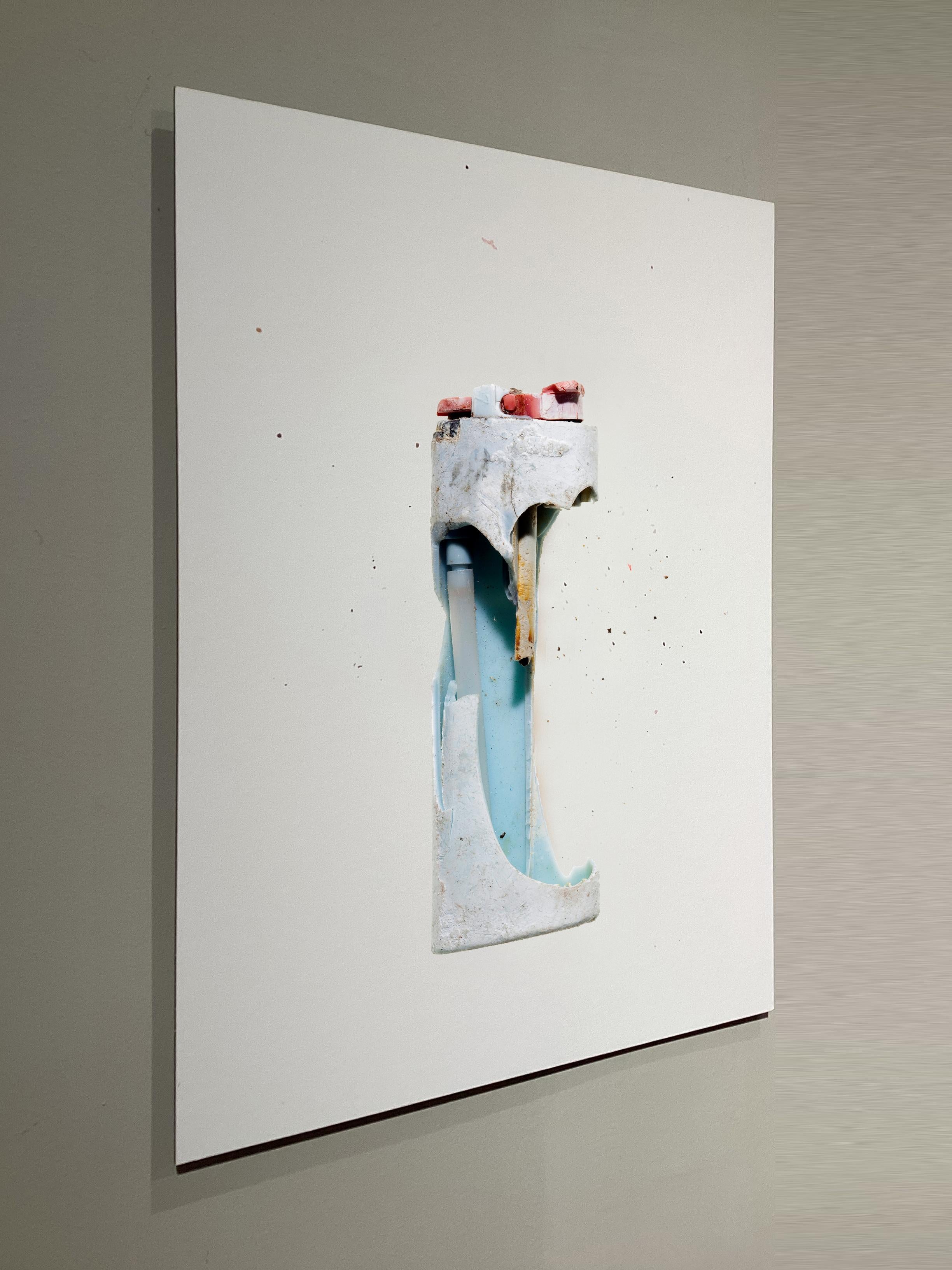 Found-object photograph: lighter recovered on the north coast of Menorca (Balearic Islands).

Original giclée printed on Hahnemühle FineArt Photo Rag 308 gsm — white, matte, acid-free, 100% cotton.

There are places that call to you—sites with a