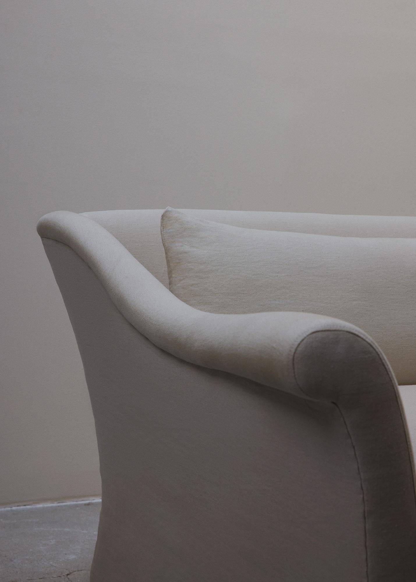 002 Classic Sofa - 8ft In New Condition For Sale In Westlake Village, CA