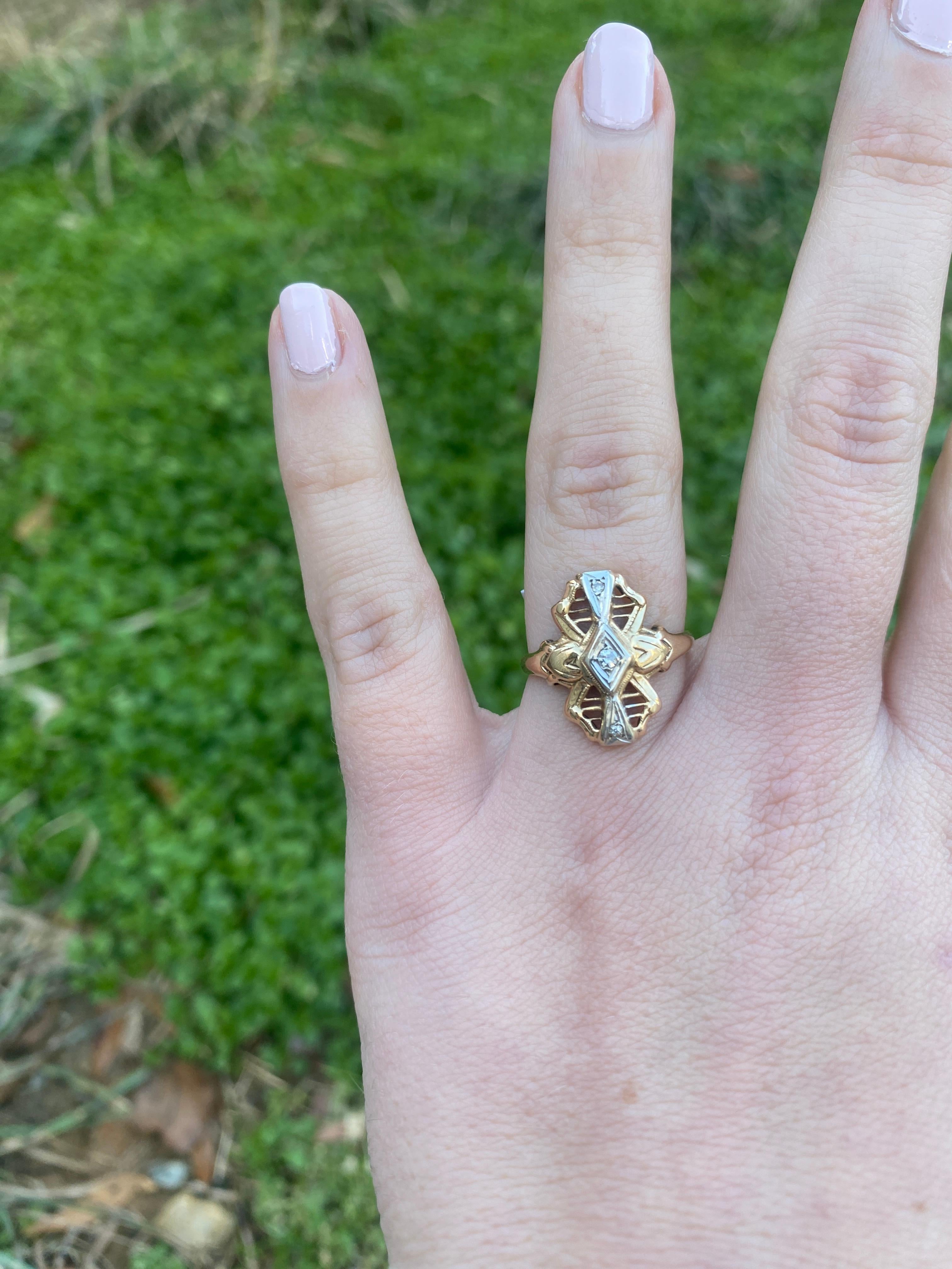 Bague navette en or jaune et blanc 14 carats avec diamants 0,03 ctw, taille de bague 6,75 en vente 2