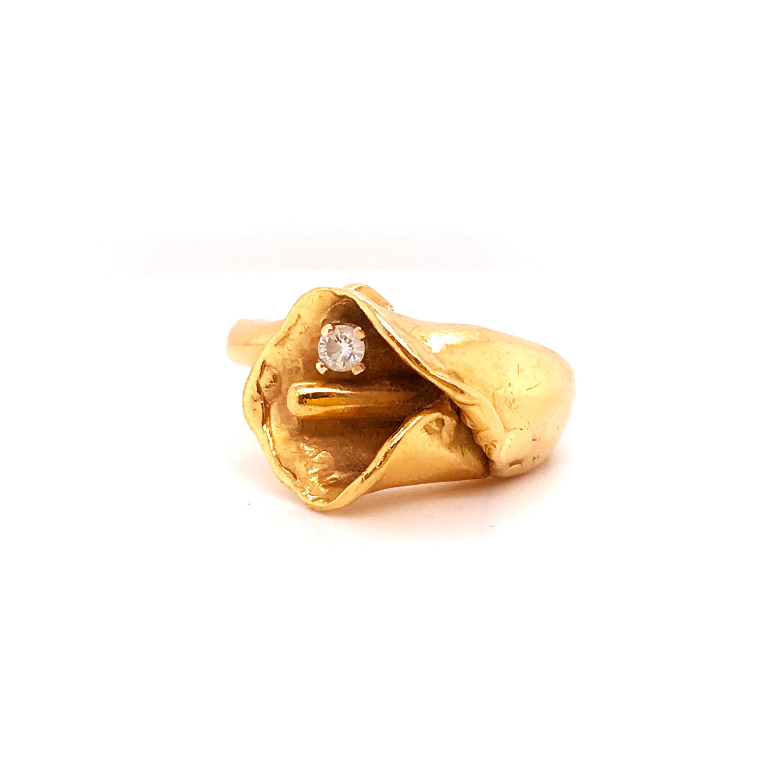 Round Cut 0.05 Carat Diamond Tulip Handmade Custom Estate Ring in 14 Karat Gold-1950’s For Sale