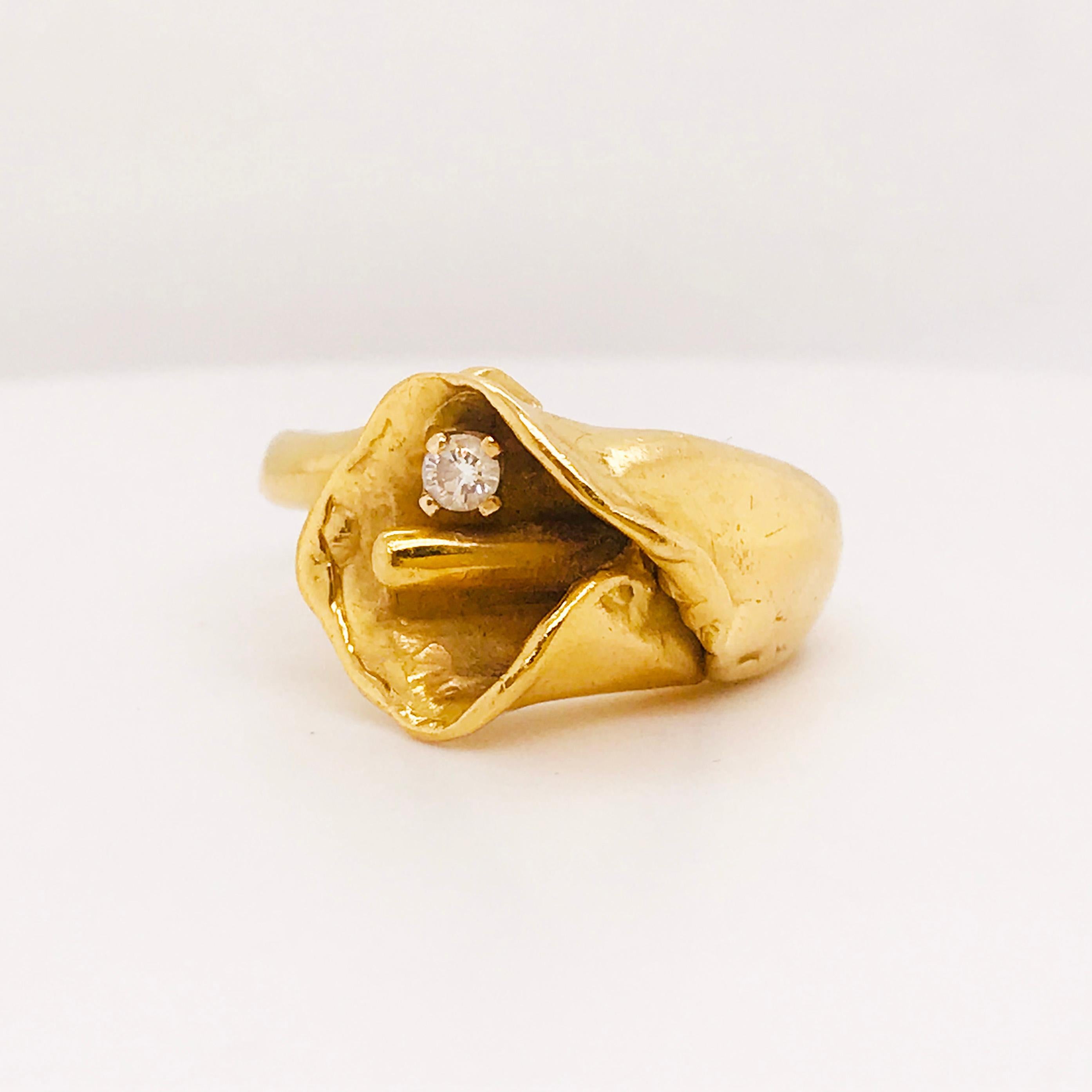 0.05 Carat Diamond Tulip Handmade Custom Estate Ring in 14 Karat Gold-1950’s For Sale 1