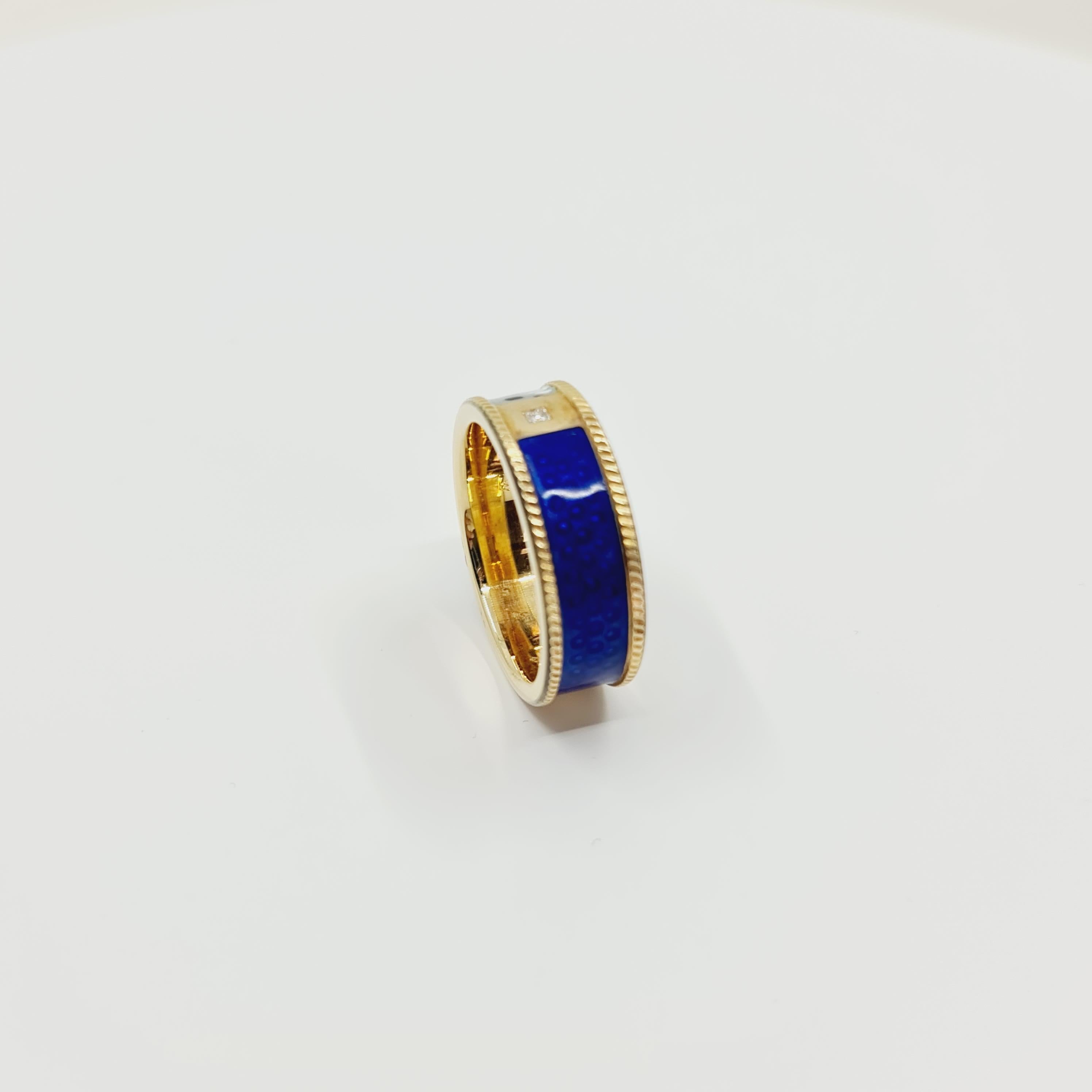0.05 Carat Princess Cut Diamond Ring G/IF 14k Gold, Blue/Grey/White Enamel For Sale 2