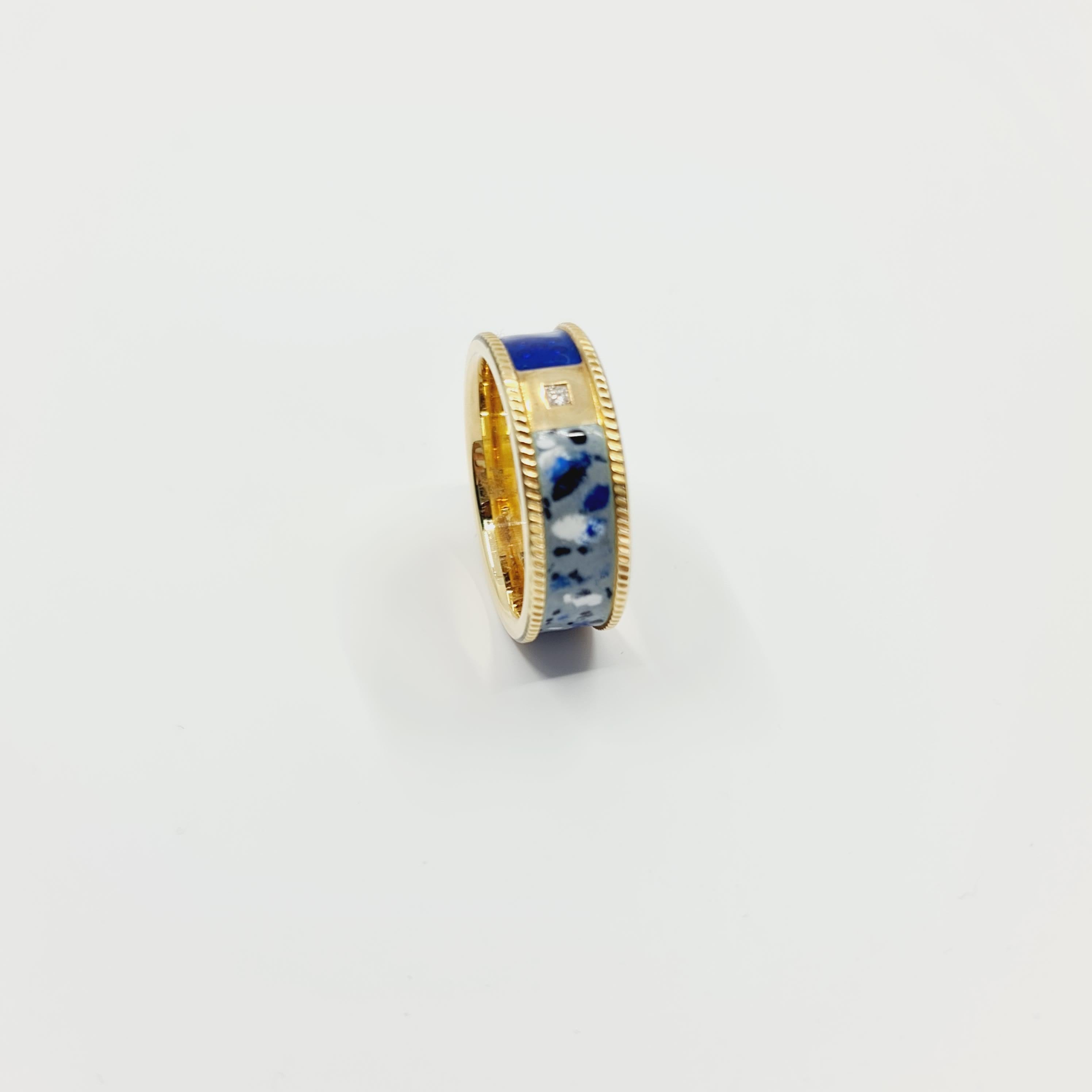 Modern 0.05 Carat Princess Cut Diamond Ring G/IF 14k Gold, Blue/Grey/White Enamel For Sale