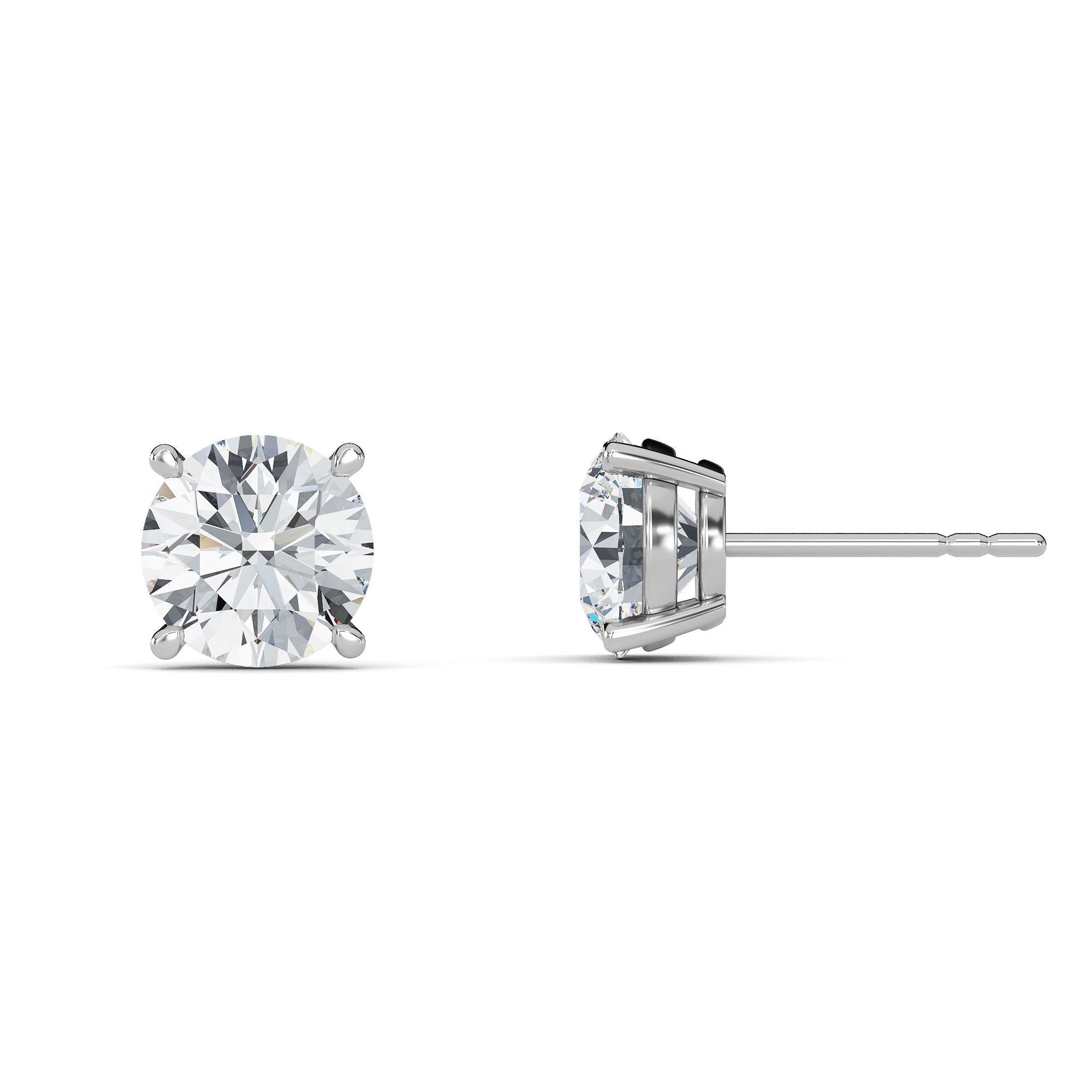 0.05 Carat TW Natural Diamond 14k Gold Four Prong Stud Earring In New Condition For Sale In Dubai, DU