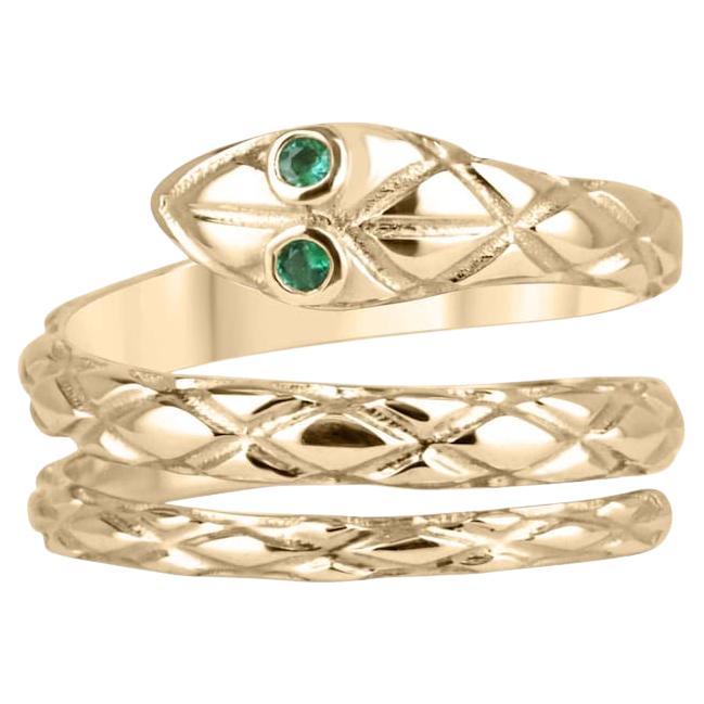 Anello con serpente dagli occhi di smeraldo da 0,05tcw 14K - Anello con design a serpente testurizzato in oro 585 in vendita
