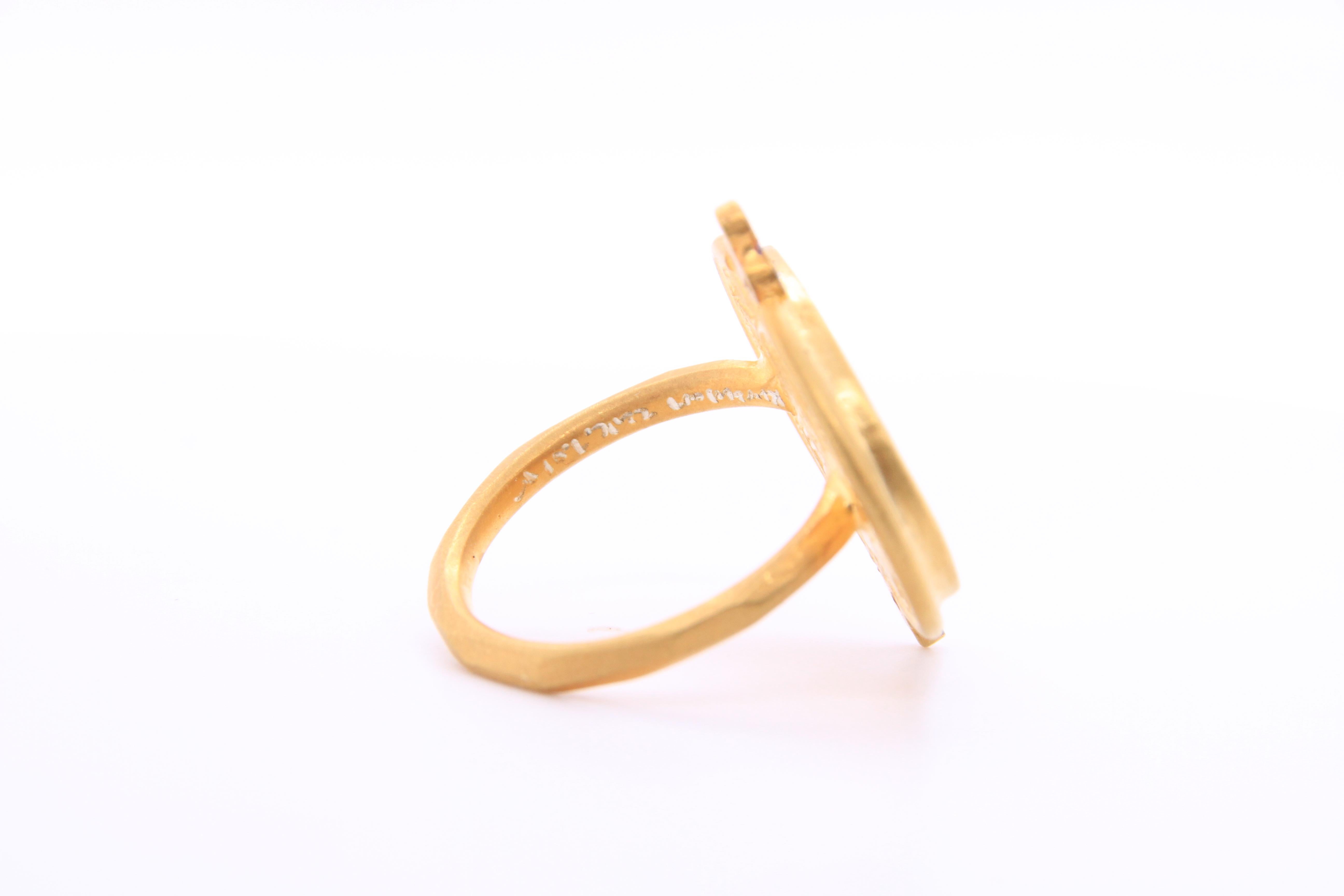 0,06 Karat Diamant-Perlmutt-Ring mit geschnitztem Kranich-Vogelmotiv 24K Gold für Damen oder Herren im Angebot