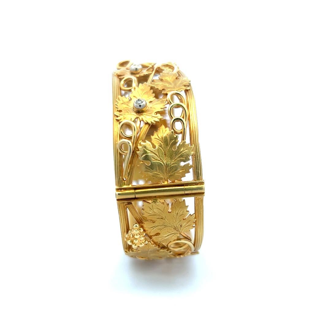 0.06 Carat Round Brilliant G SI Diamond 18 Karat Yellow Gold Bangle Bracelet For Sale 7